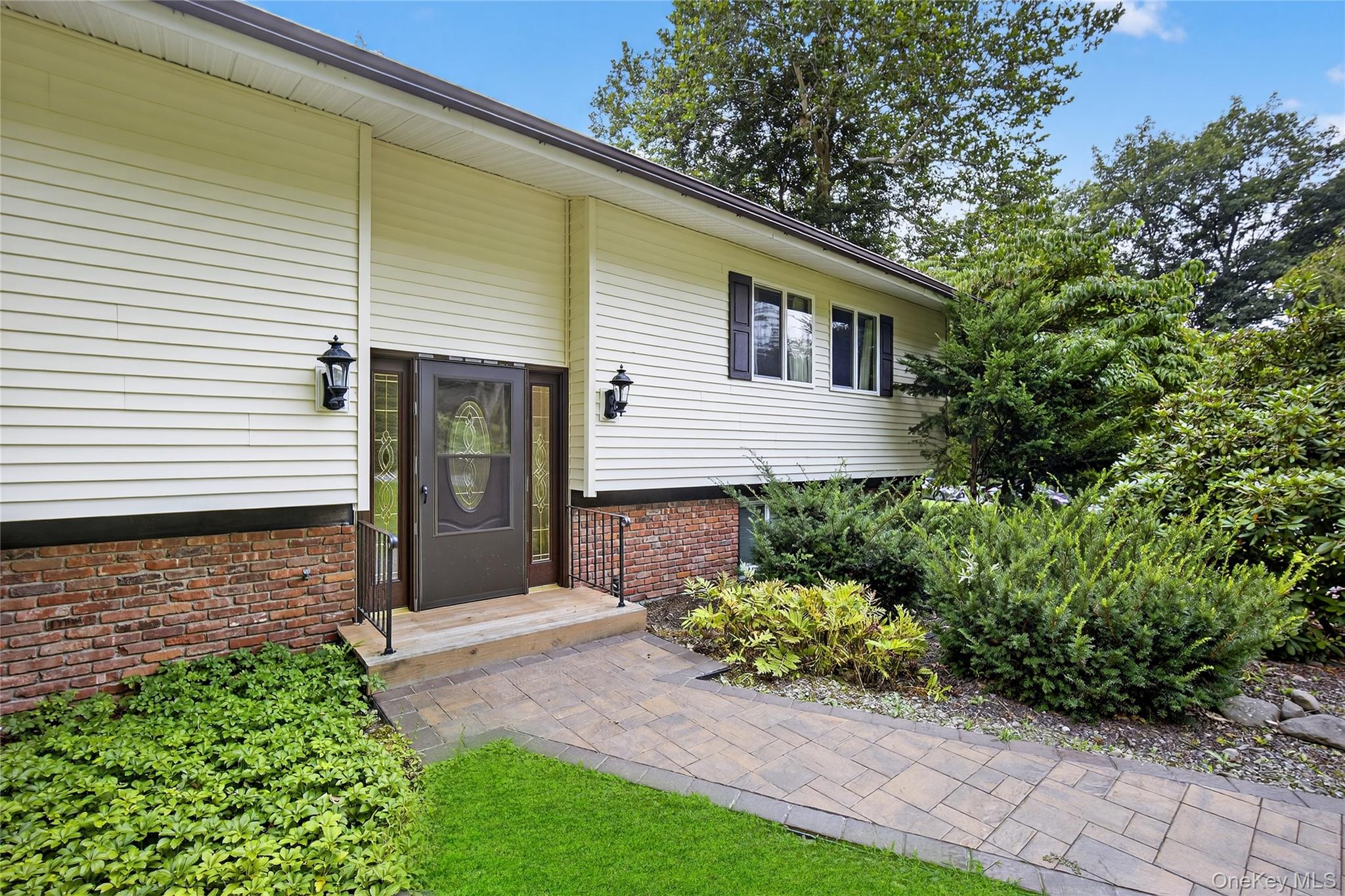 12 Birch Hill Drive, Poughkeepsie, NY 12603