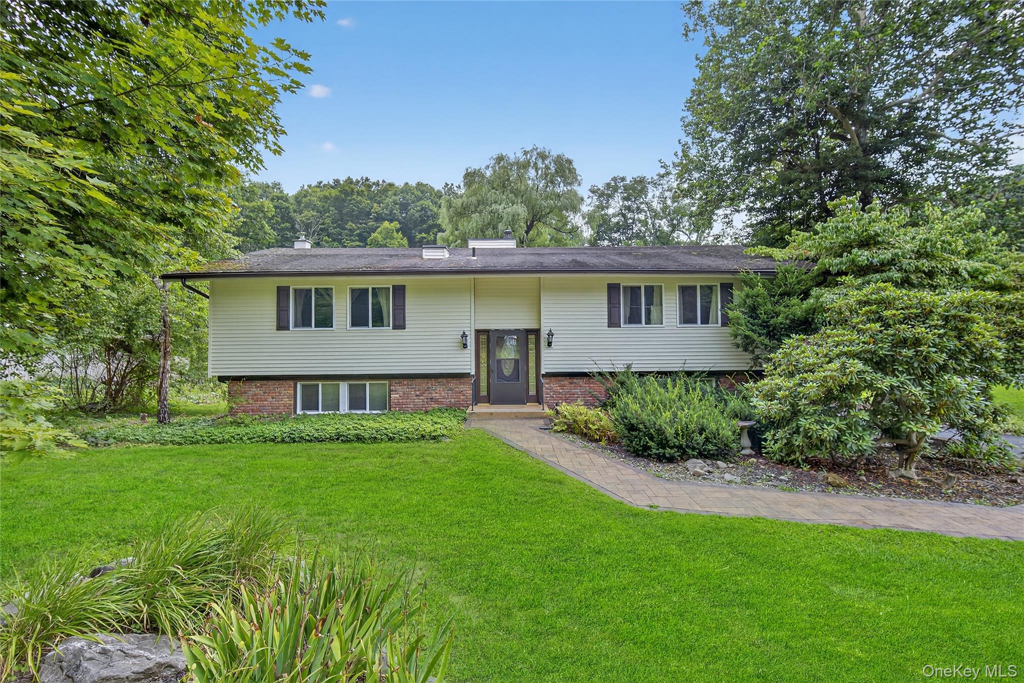 12 Birch Hill Drive, Poughkeepsie, NY 12603
