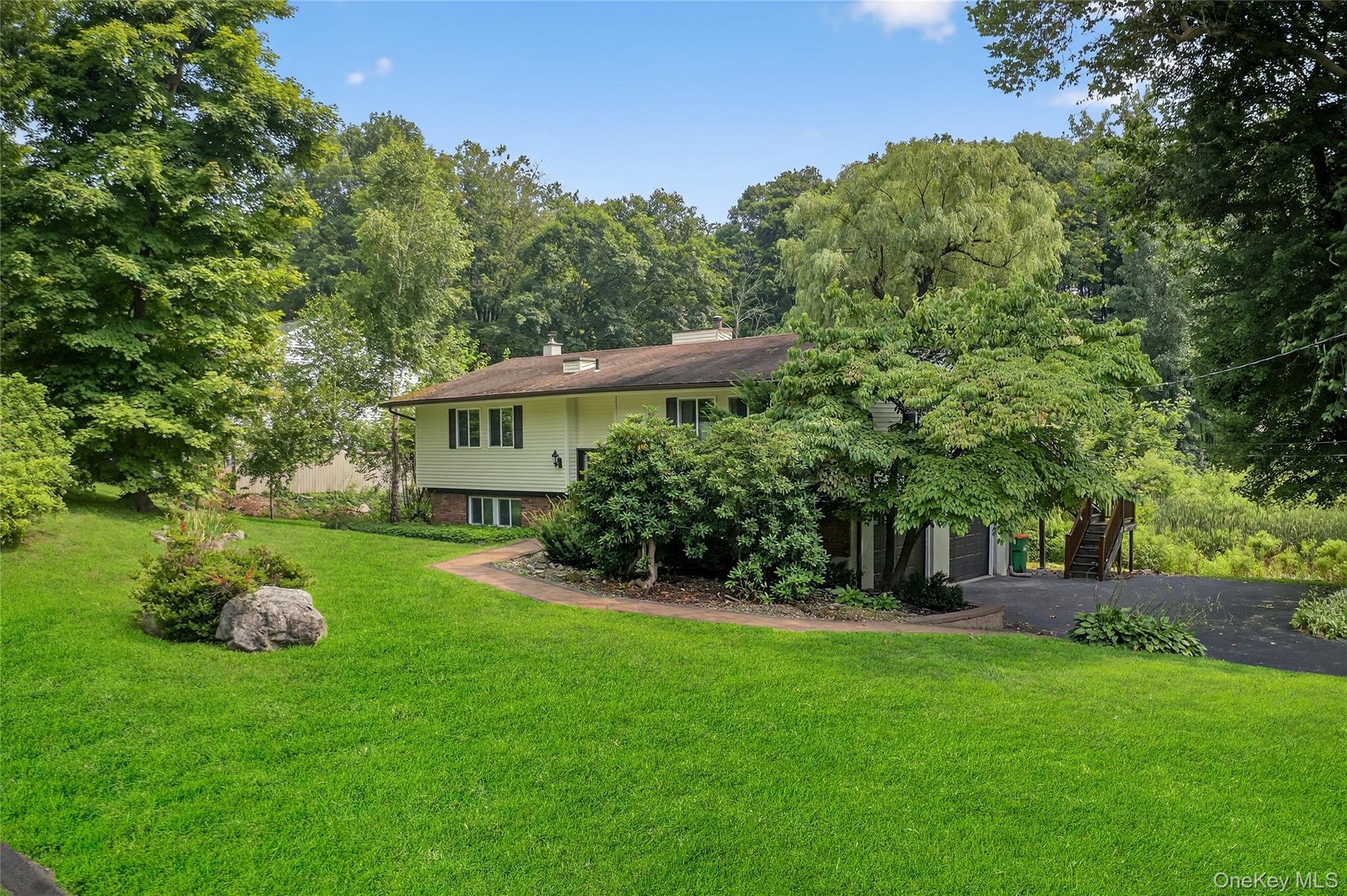 12 Birch Hill Drive, Poughkeepsie, NY 12603