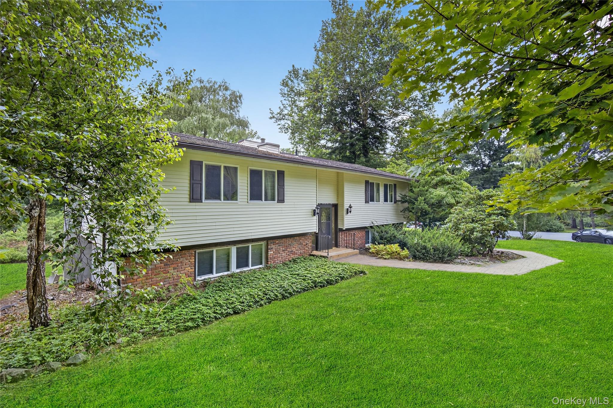 12 Birch Hill Drive, Poughkeepsie, NY 12603