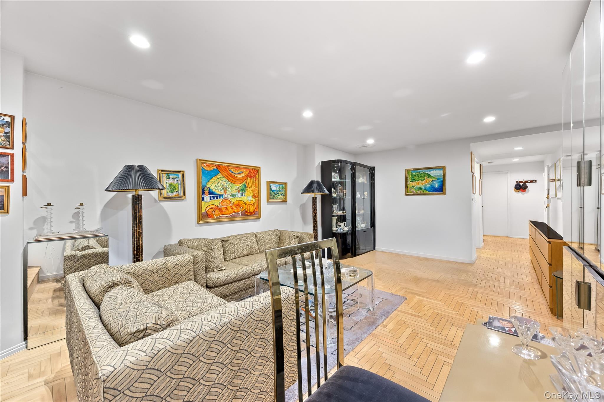 106 Central Park S # 4D, New York (Manhattan), NY 10019