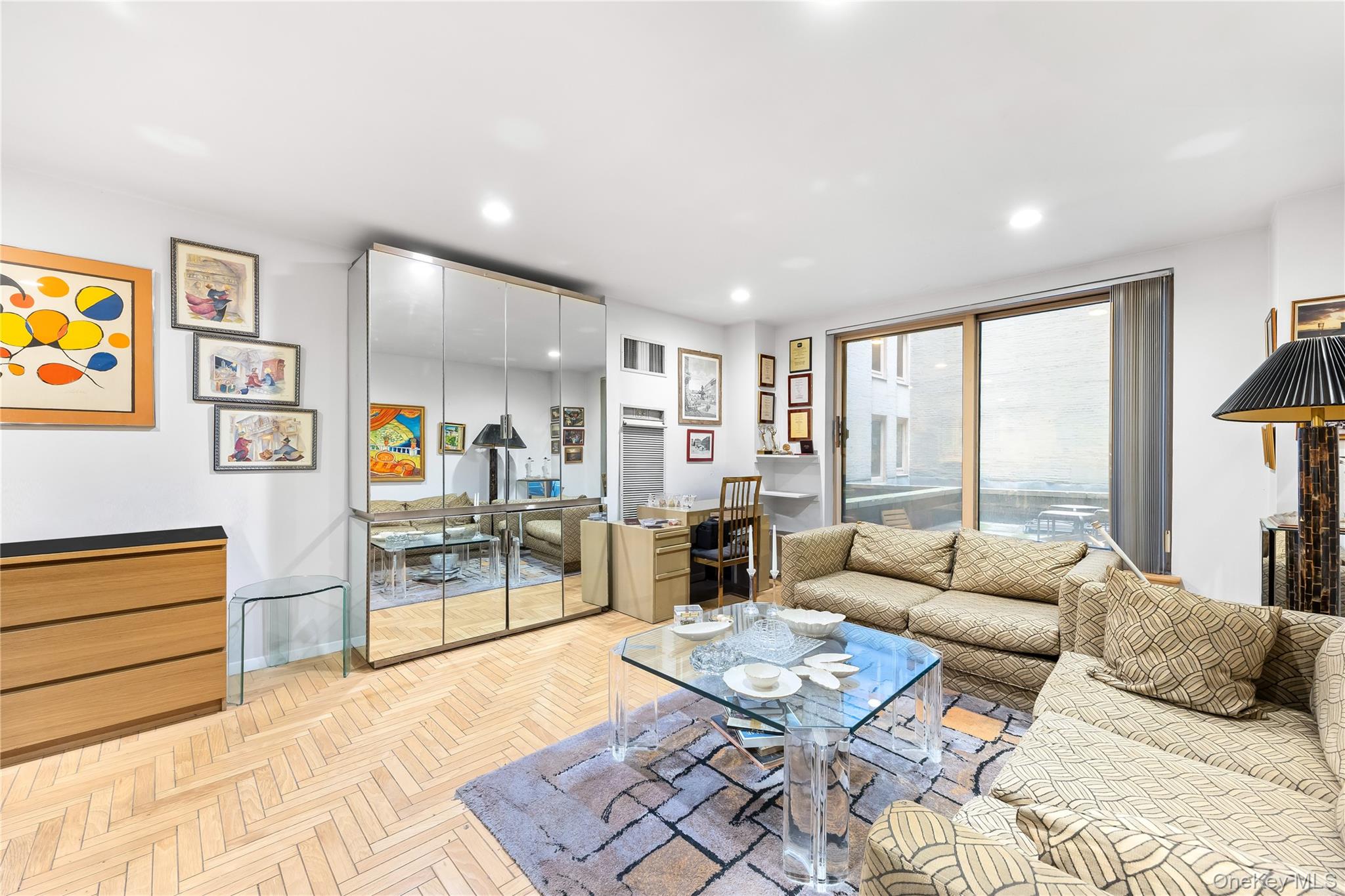 106 Central Park S # 4D, New York (Manhattan), NY 10019
