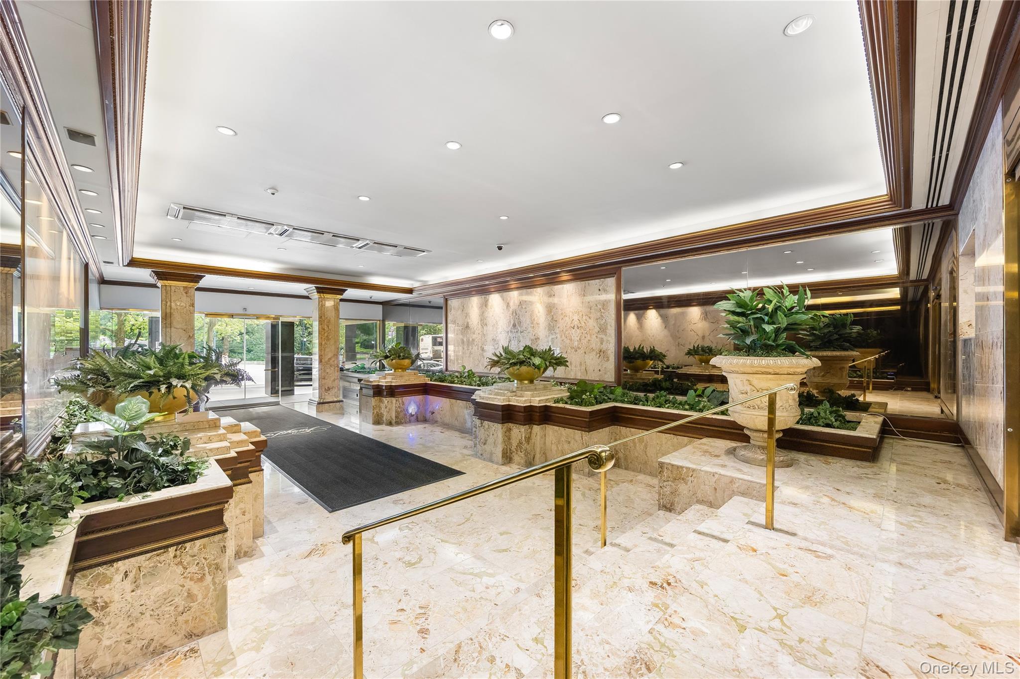 106 Central Park S # 4D, New York (Manhattan), NY 10019