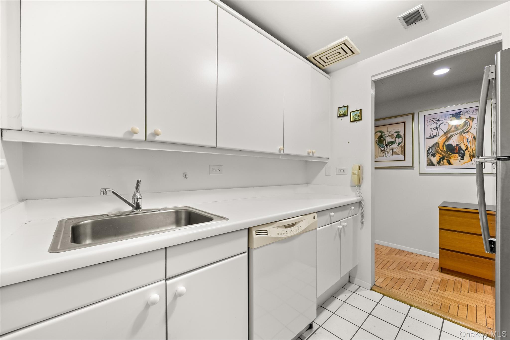 106 Central Park S # 4D, New York (Manhattan), NY 10019