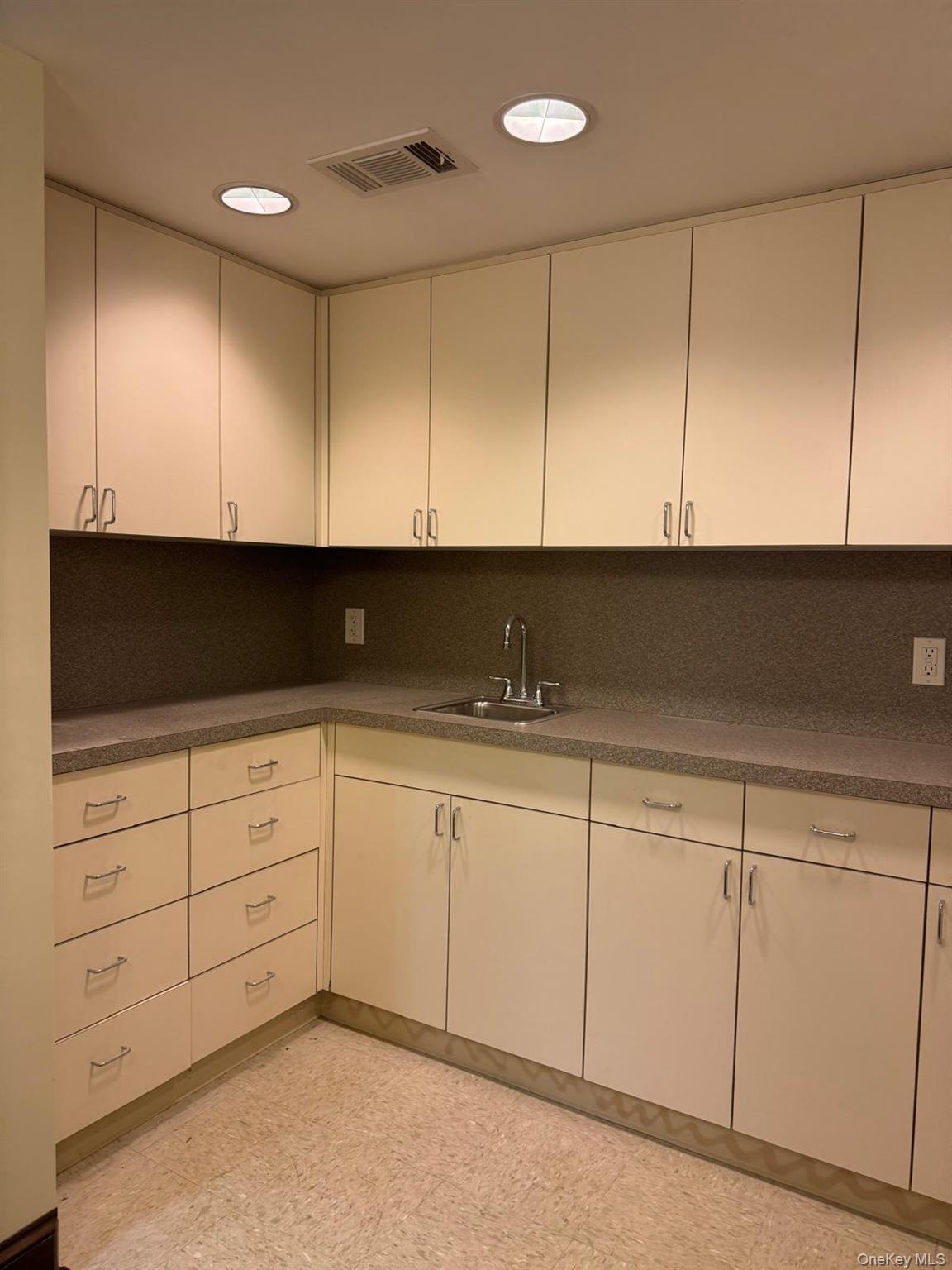 83-71 116 Street # M2, Richmond Hill, NY 11418