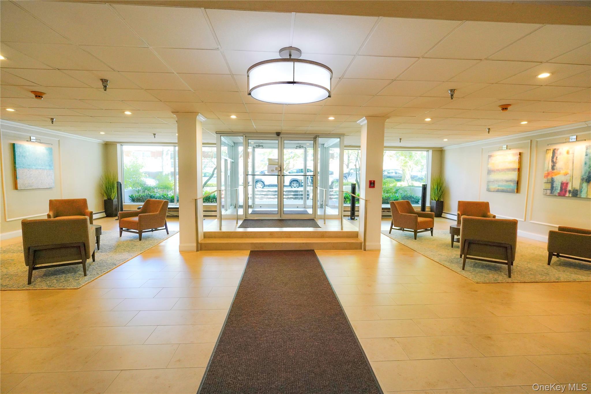 50 Hillpark Avenue # 2F, Great Neck, NY 11021