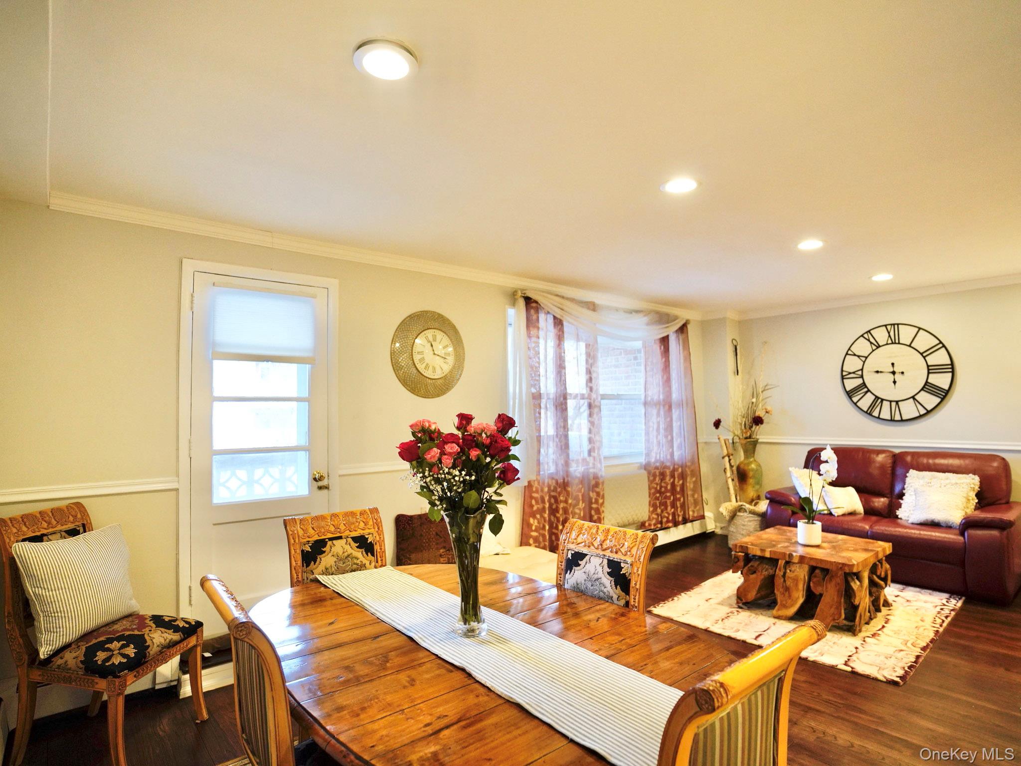 50 Hillpark Avenue # 2F, Great Neck, NY 11021