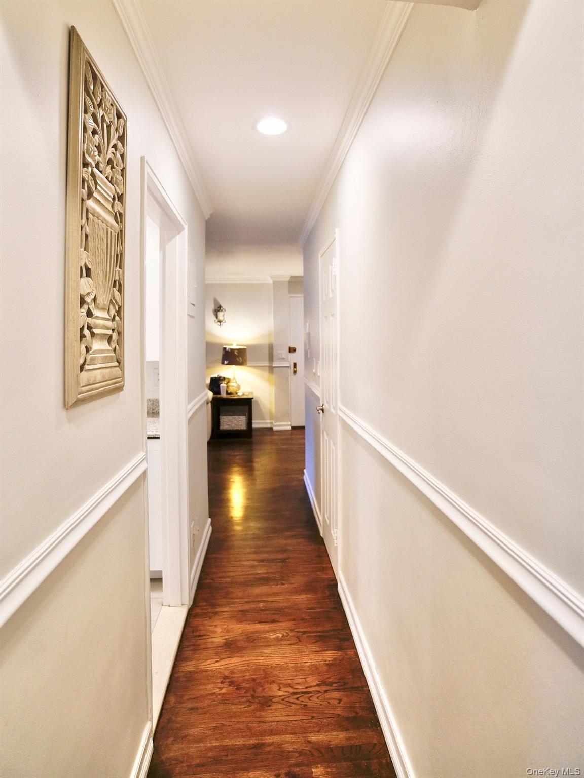 50 Hillpark Avenue # 2F, Great Neck, NY 11021