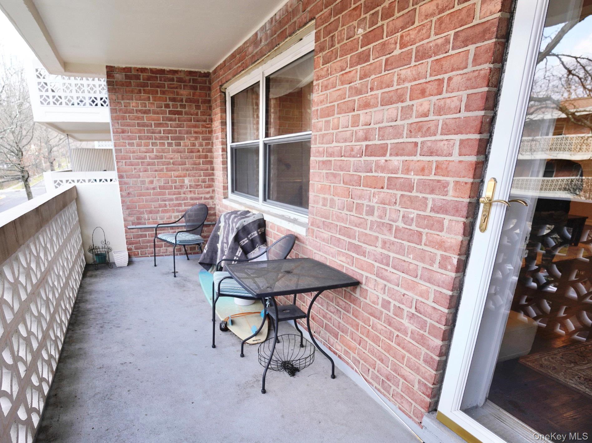 50 Hillpark Avenue # 2F, Great Neck, NY 11021