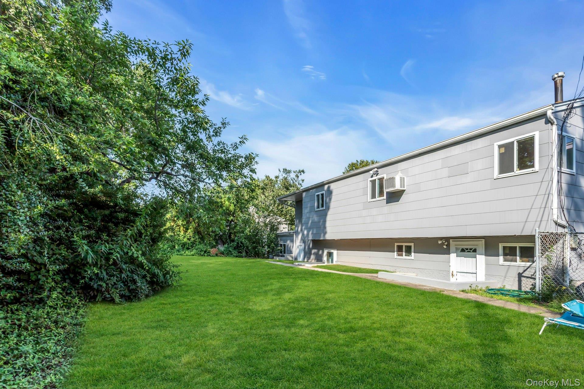 17 Phyllis Drive, East Northport, NY 11731