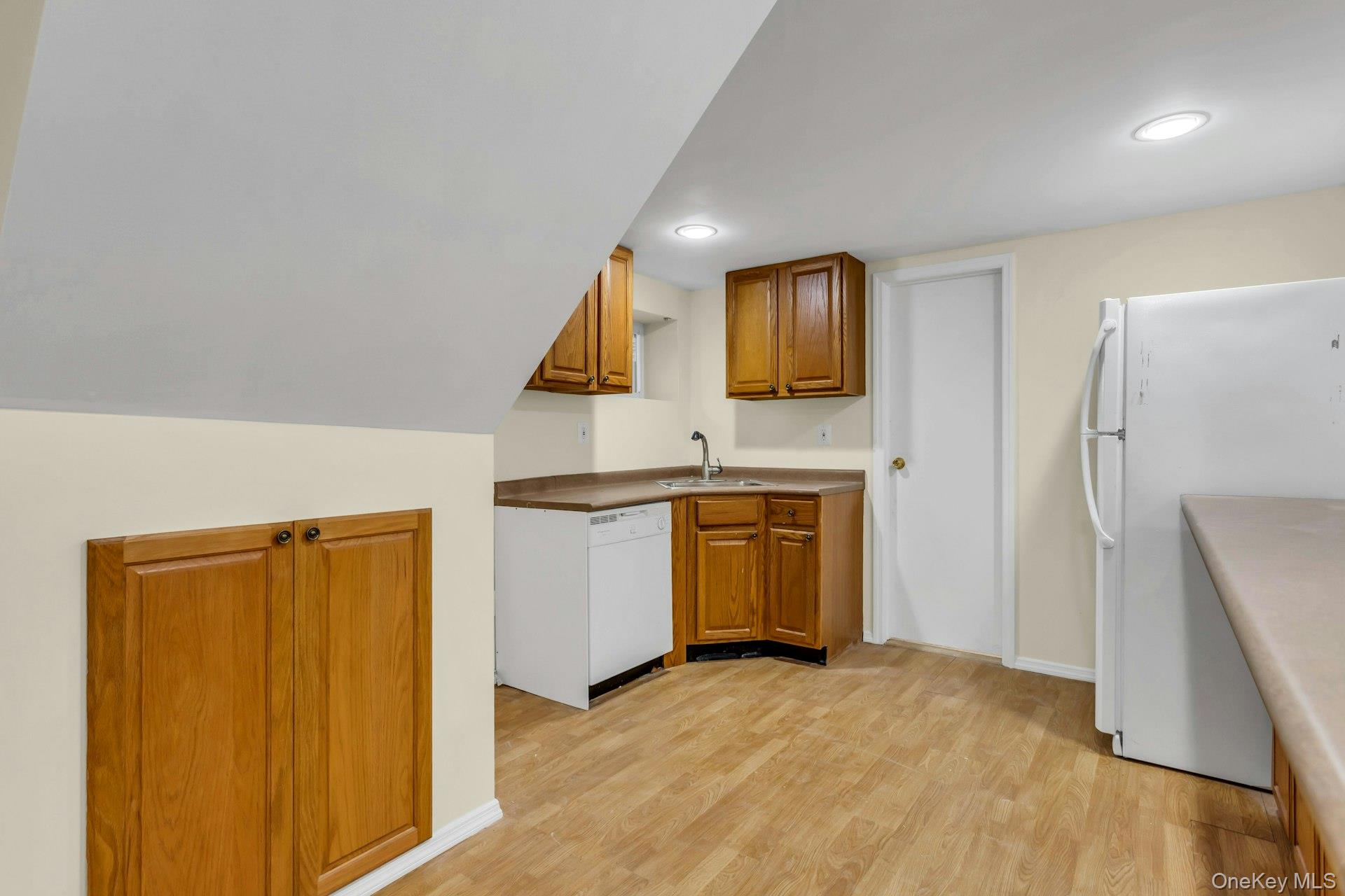 17 Phyllis Drive, East Northport, NY 11731