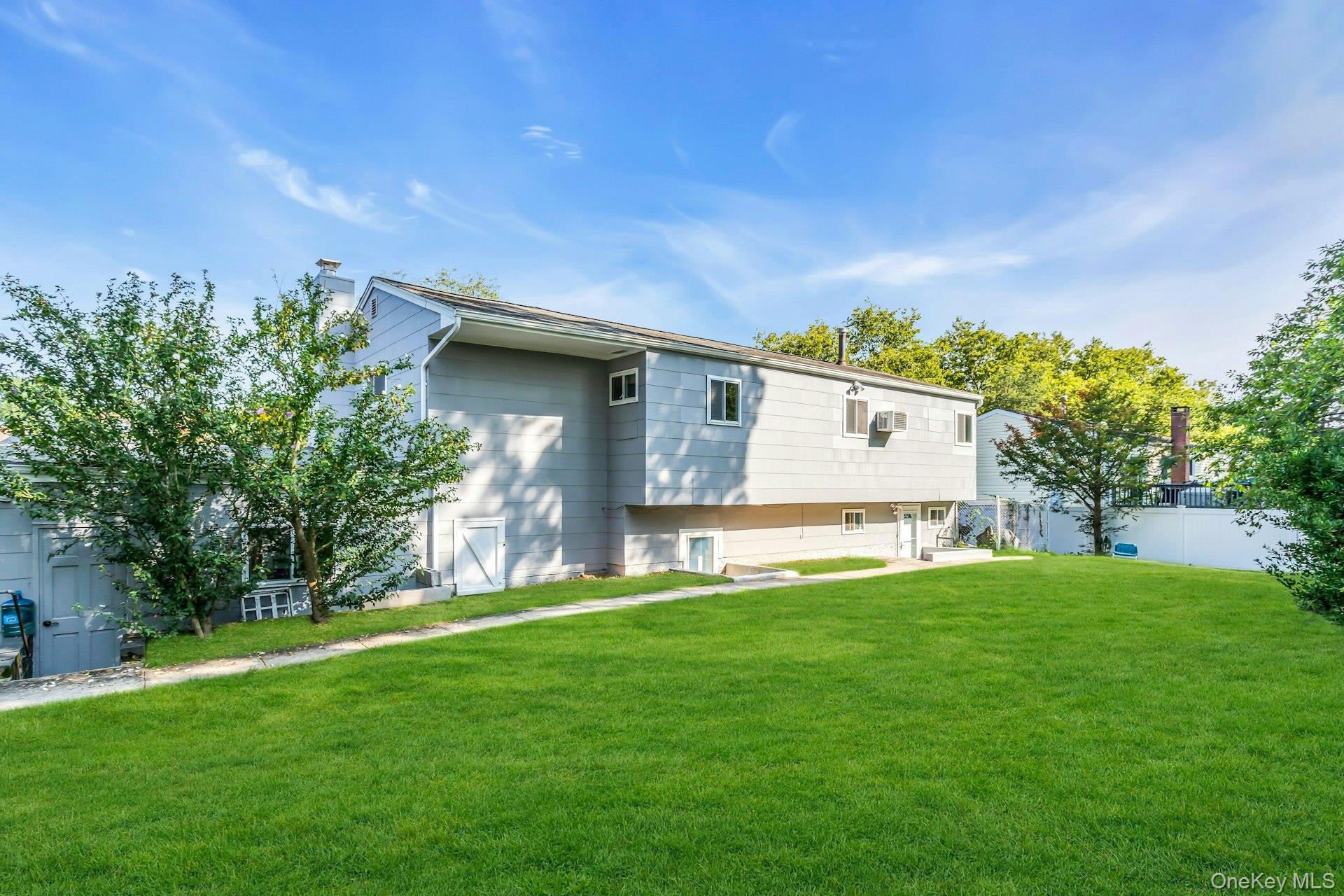 17 Phyllis Drive, East Northport, NY 11731