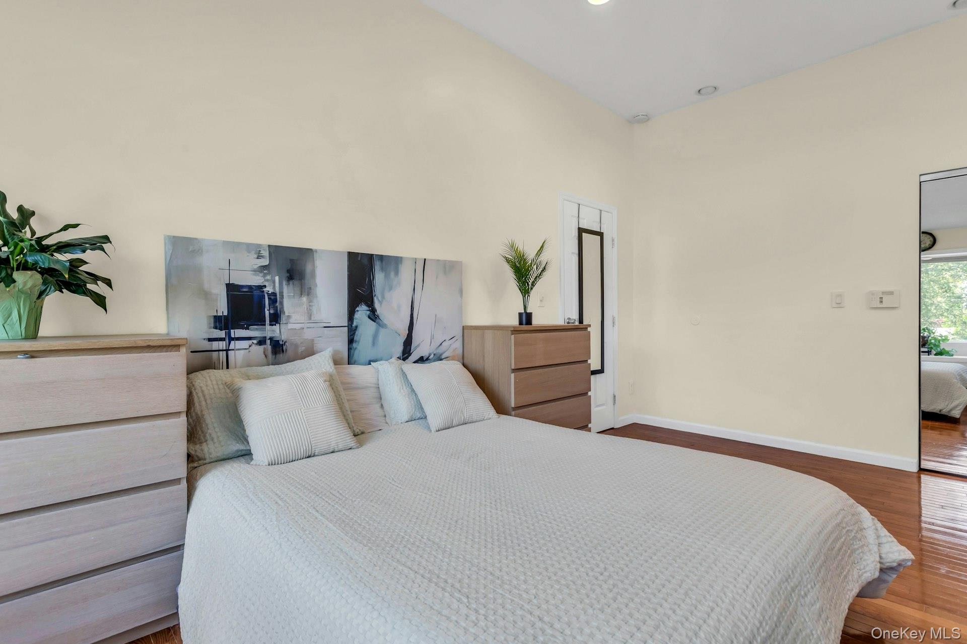 17 Phyllis Drive, East Northport, NY 11731