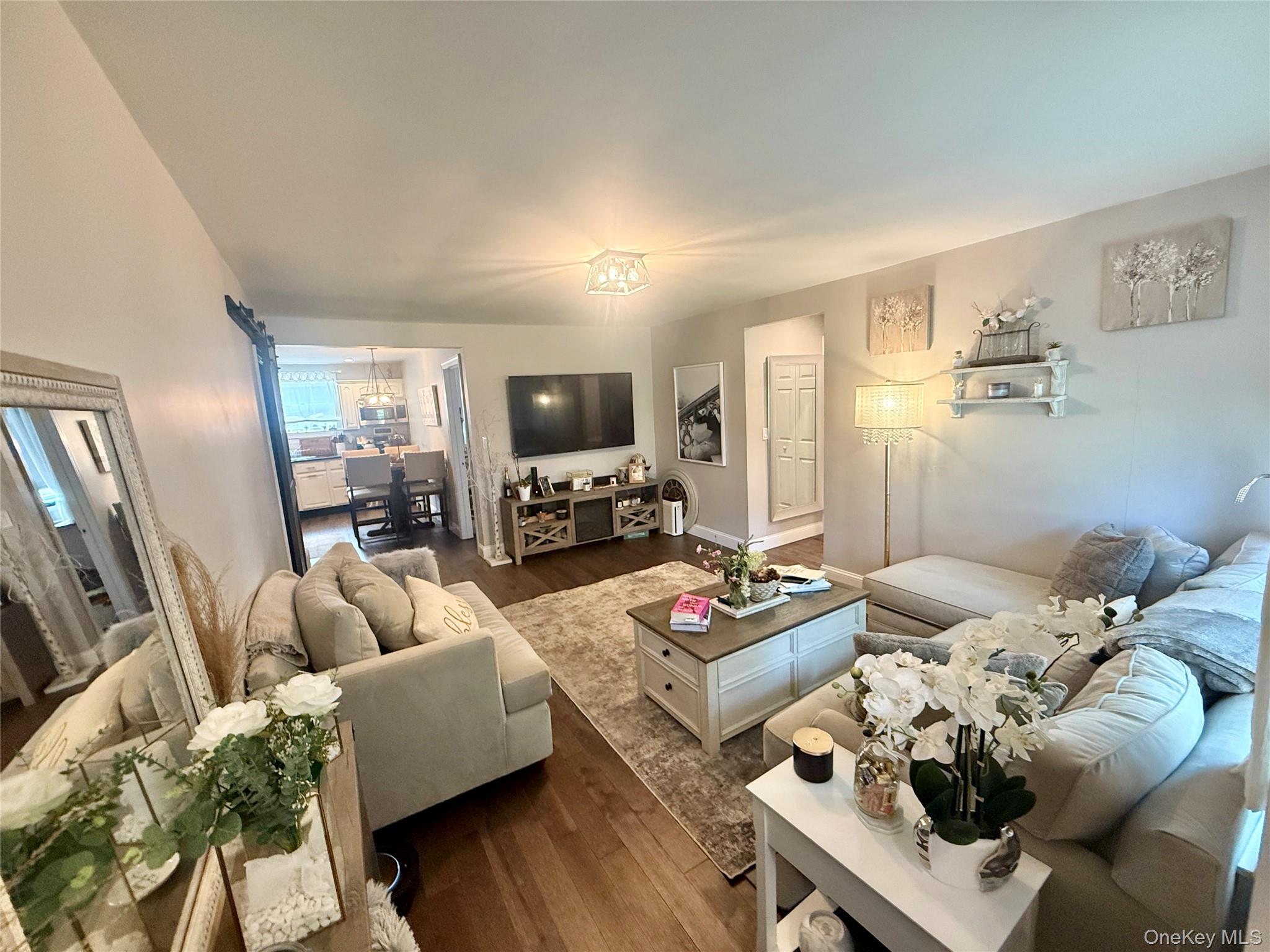 38L Glen Keith # 38L, Glen Cove, NY 11542