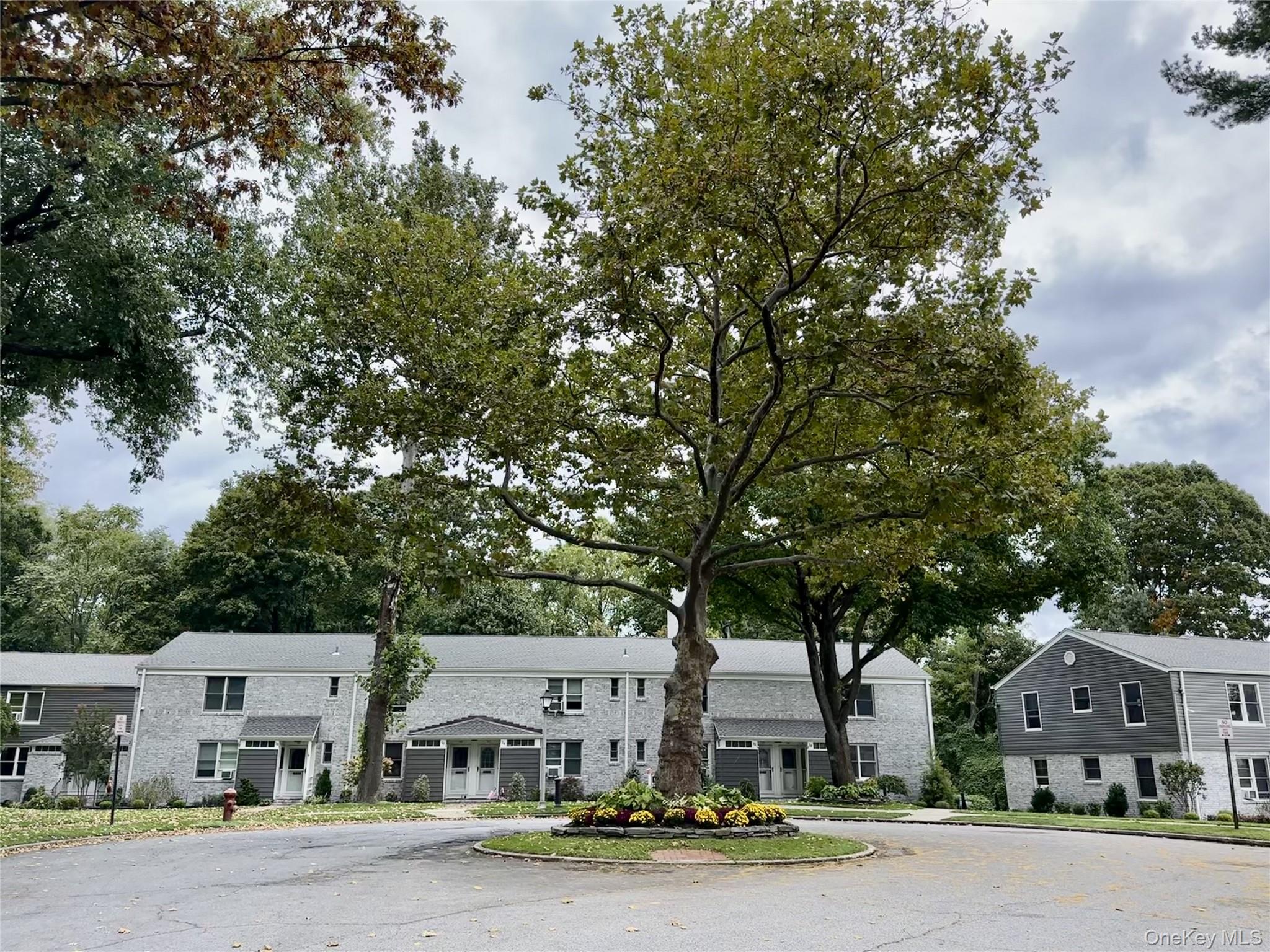 38L Glen Keith # 38L, Glen Cove, NY 11542