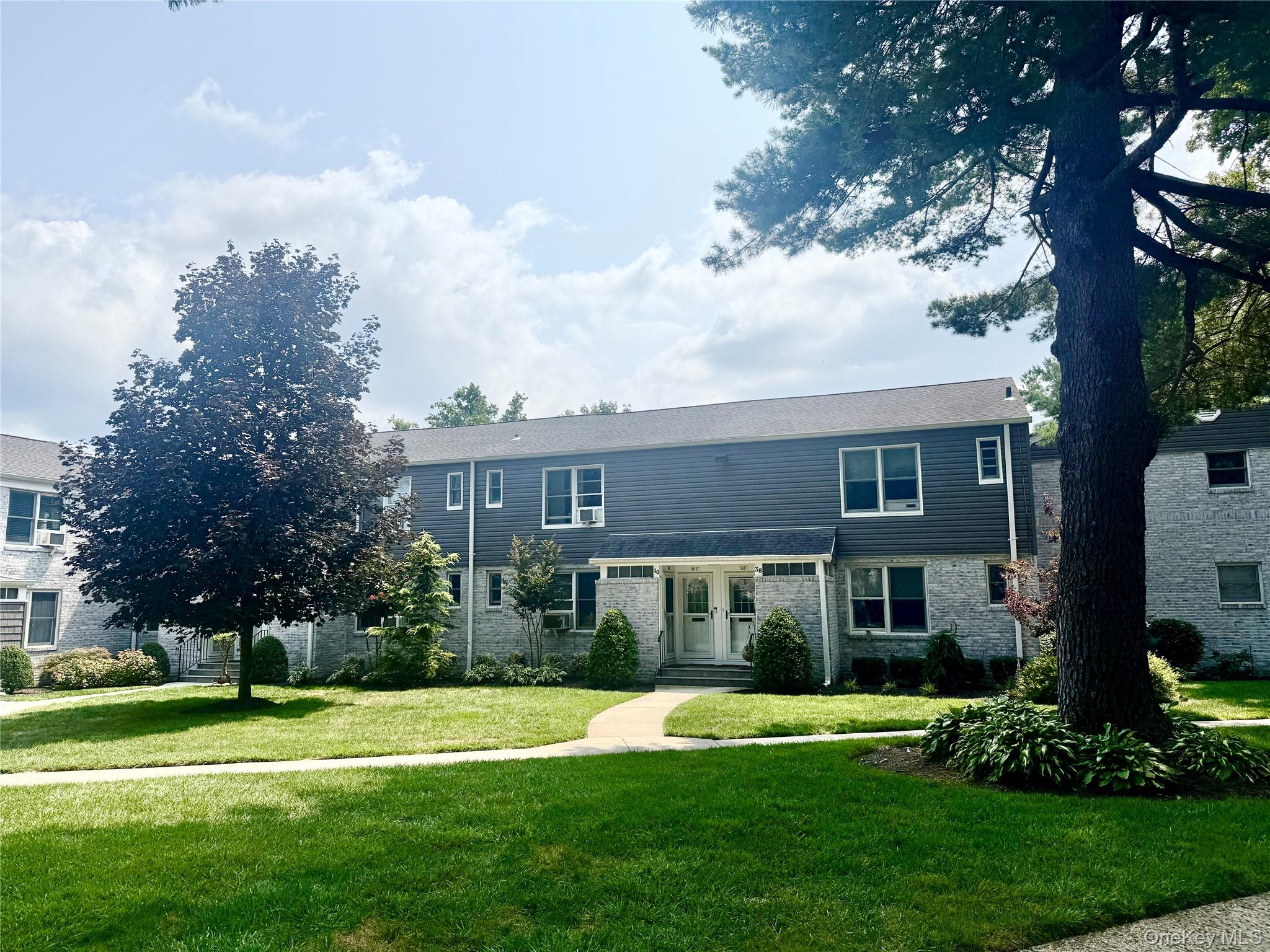 38L Glen Keith # 38L, Glen Cove, NY 11542