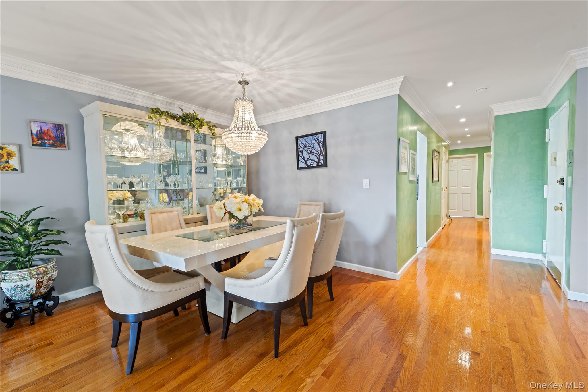 12-35 Robin Lane # Upper, Bayside, NY 11360