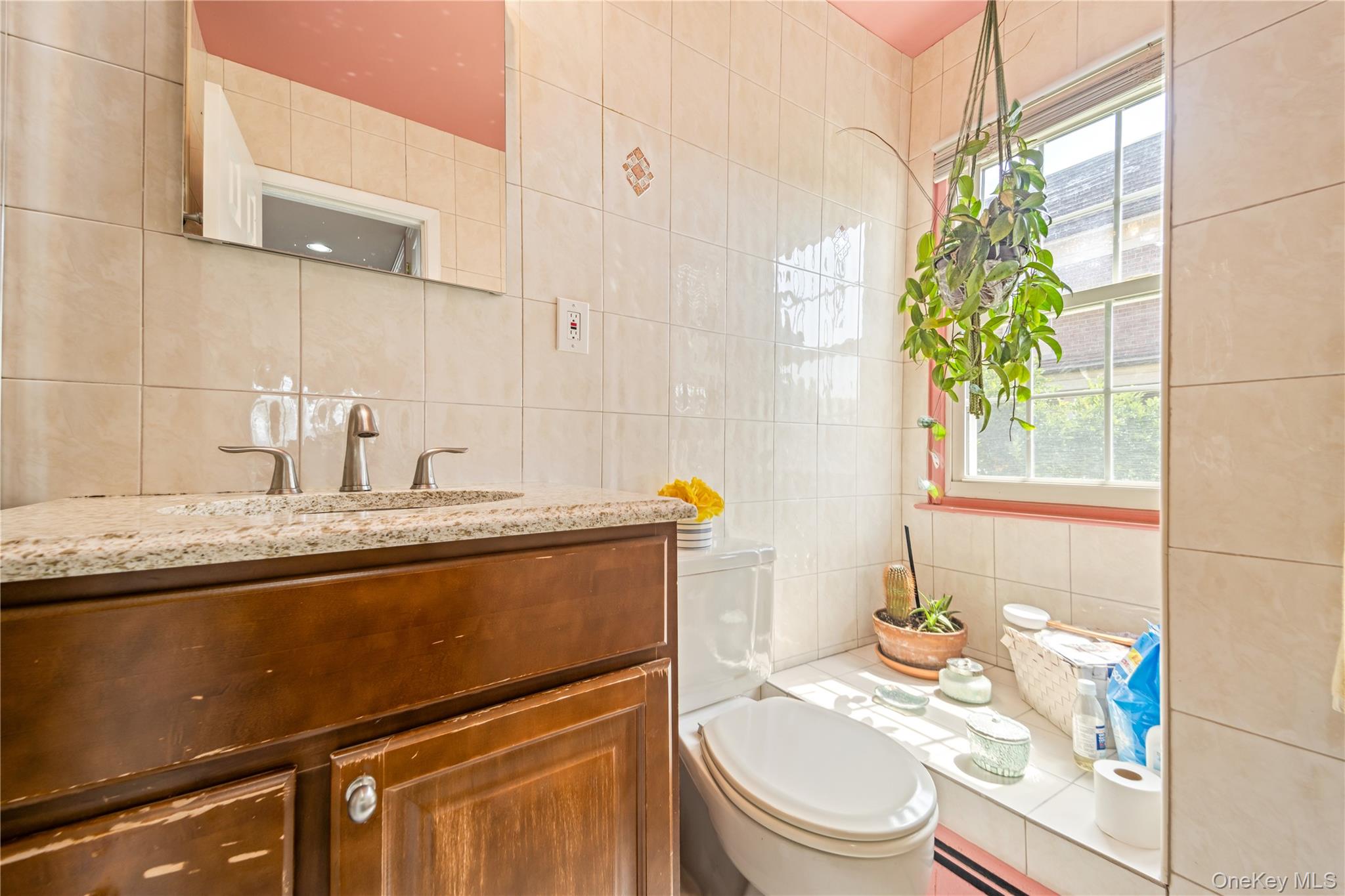 12-35 Robin Lane # Upper, Bayside, NY 11360