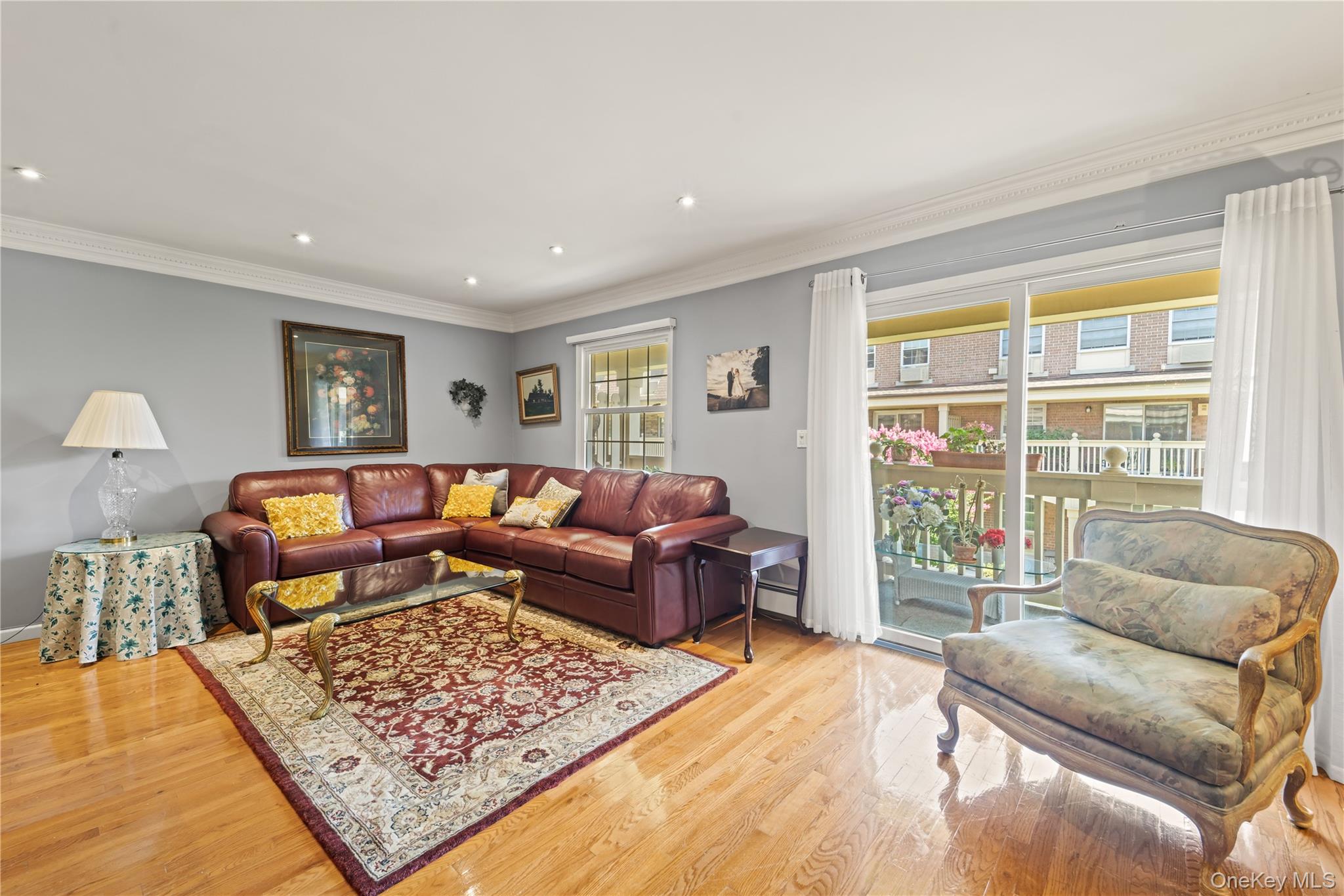 12-35 Robin Lane # Upper, Bayside, NY 11360