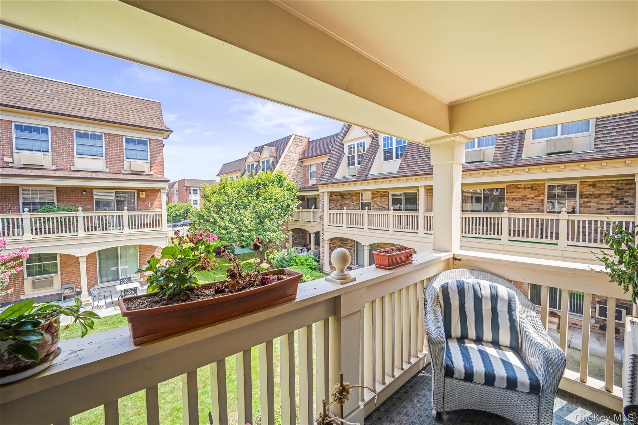 12-35 Robin Lane # Upper, Bayside, NY 11360