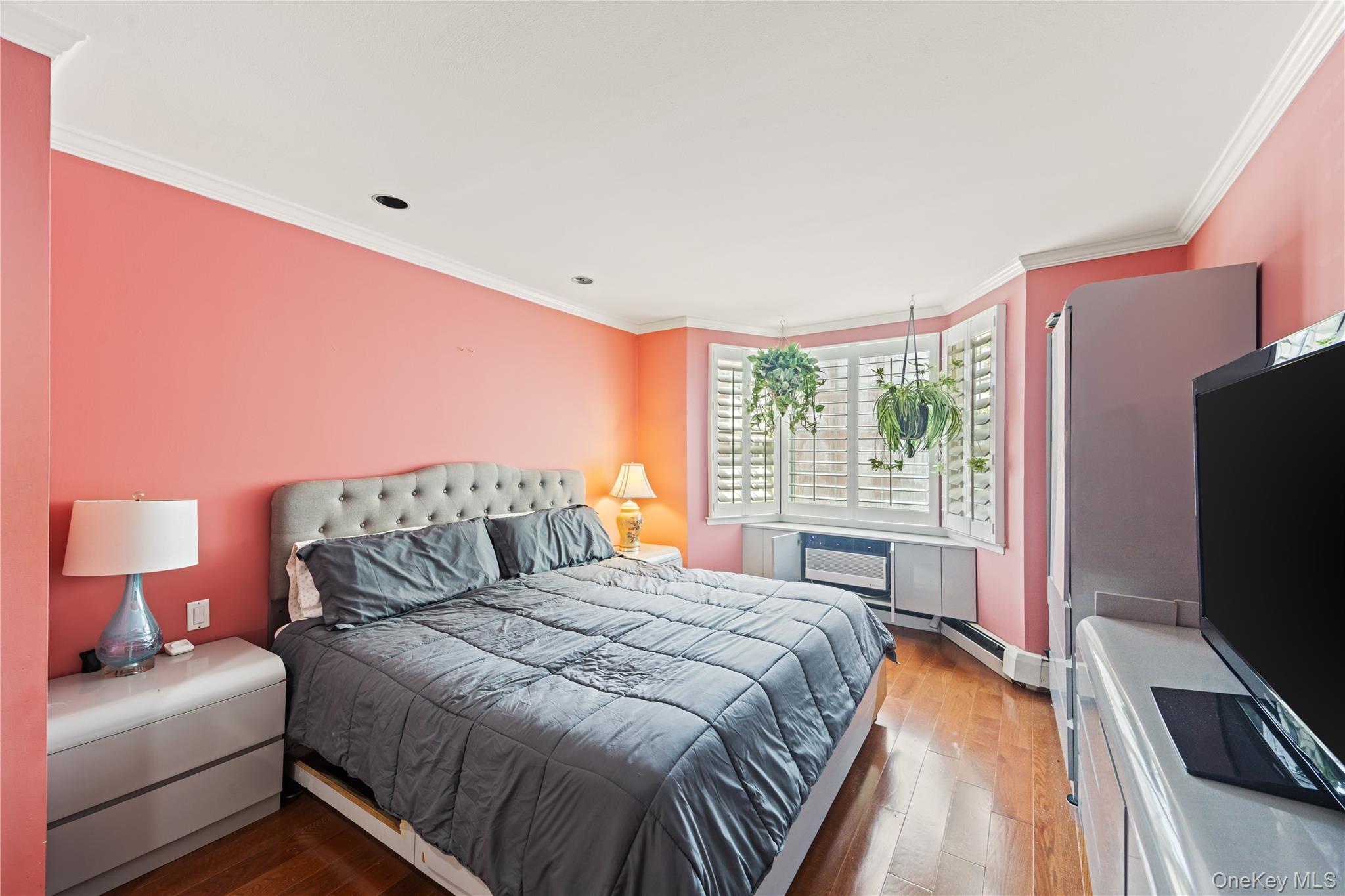 12-35 Robin Lane # Upper, Bayside, NY 11360