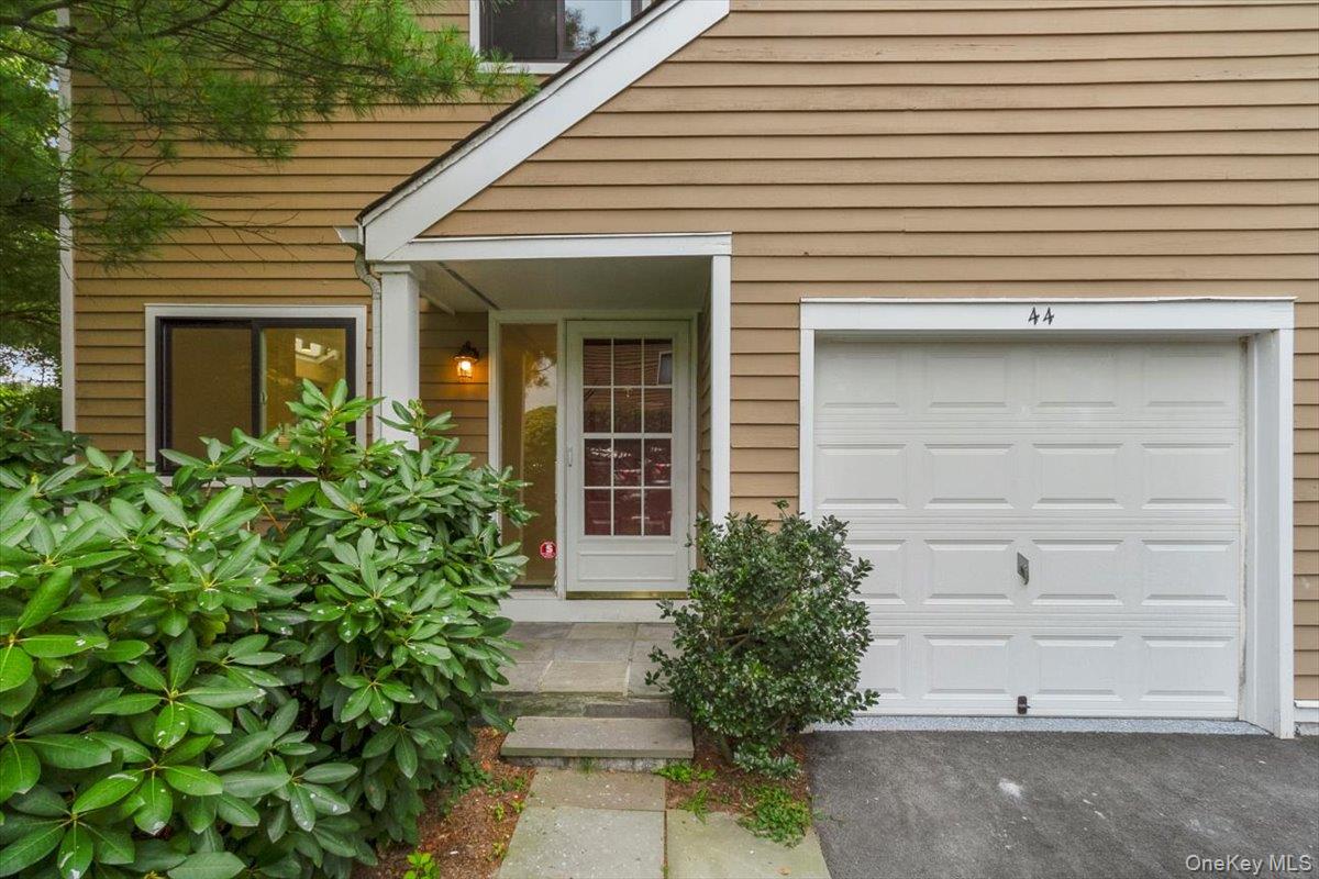 44 Brook Farm Close, Chappaqua, NY 10514