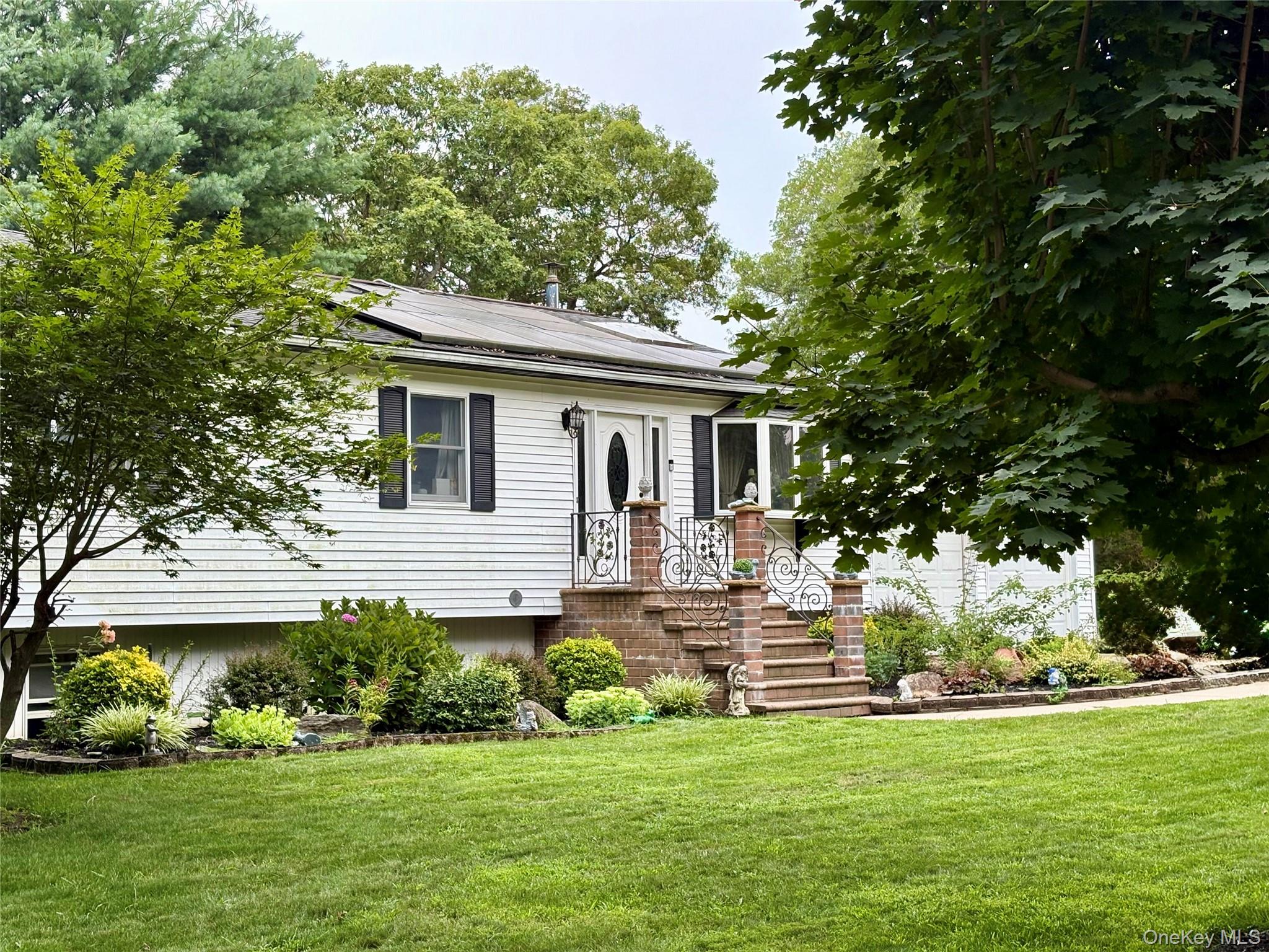 10 Joanna Place, Port Jefferson Station, NY 11776