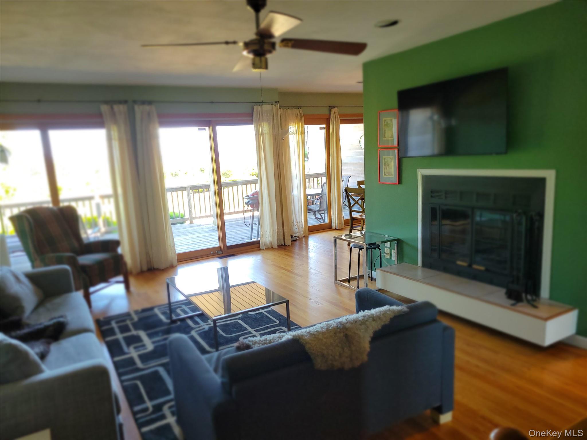 59-39 Watchogue Avenue, East Moriches, NY 11940