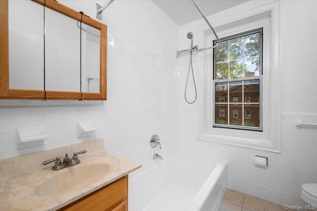 1352 Midland # #3Q, Bronxville, NY 10708