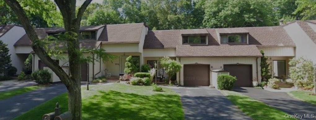 40 Cedar Lane N, Glen Head, NY 11545