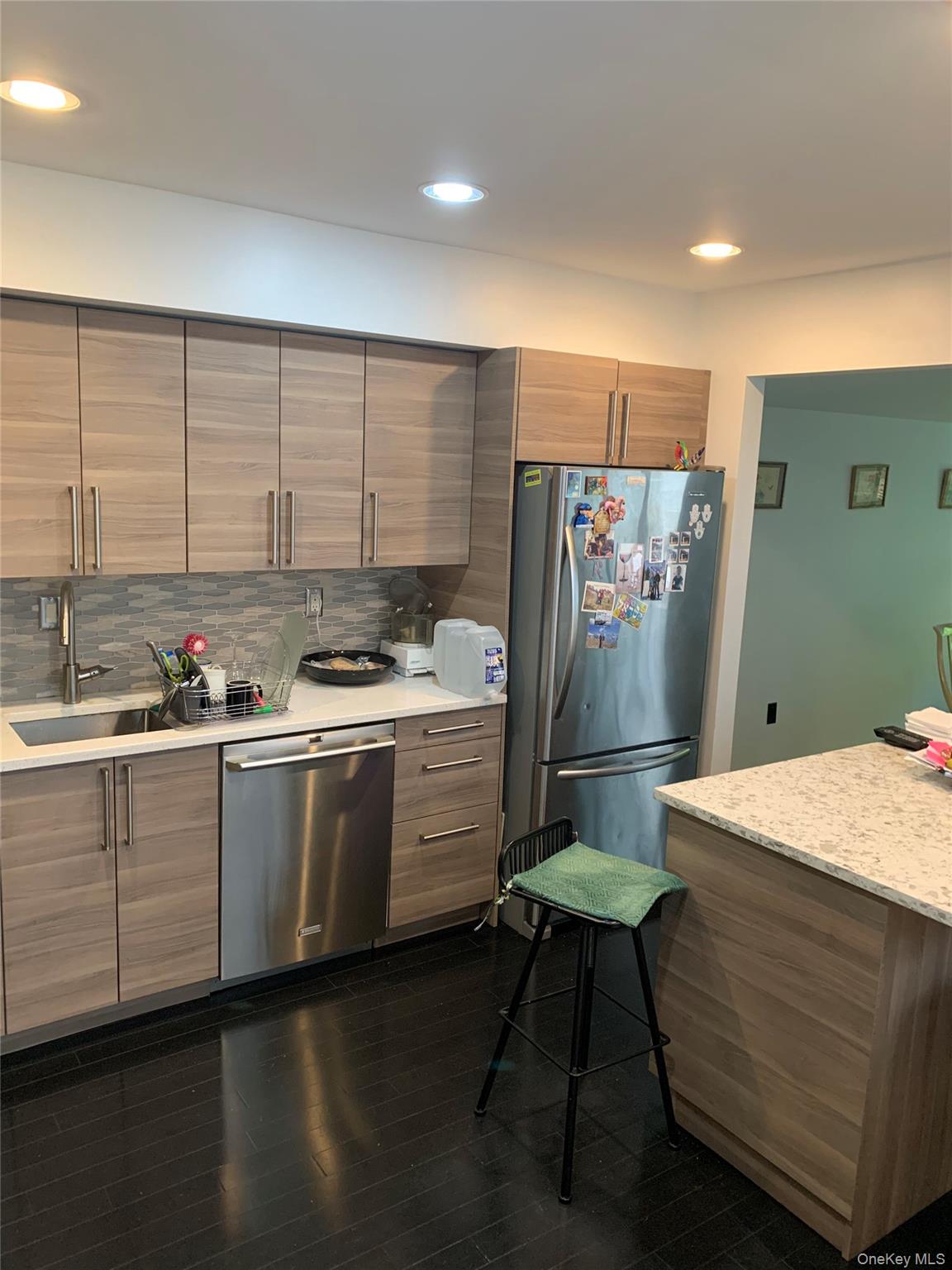 40 Cedar Lane N, Glen Head, NY 11545