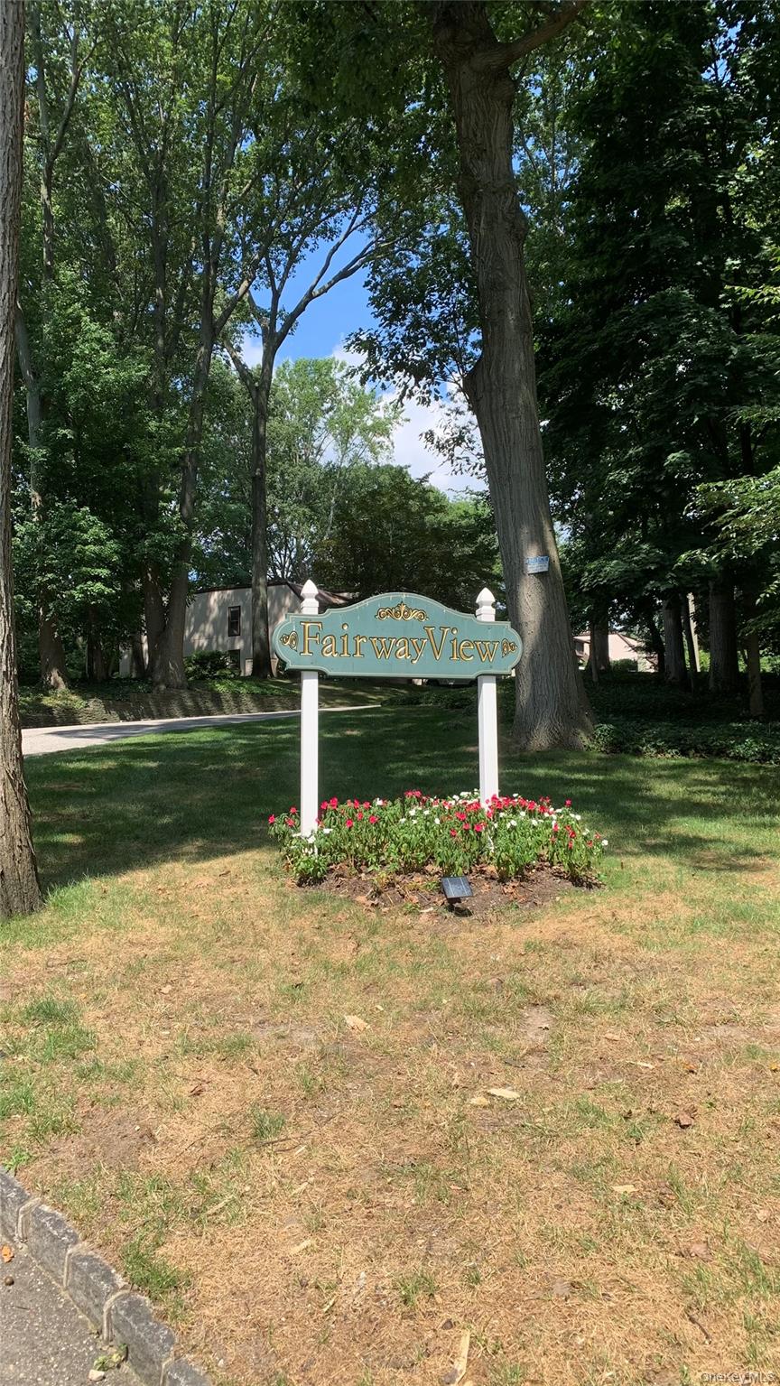 40 Cedar Lane N, Glen Head, NY 11545