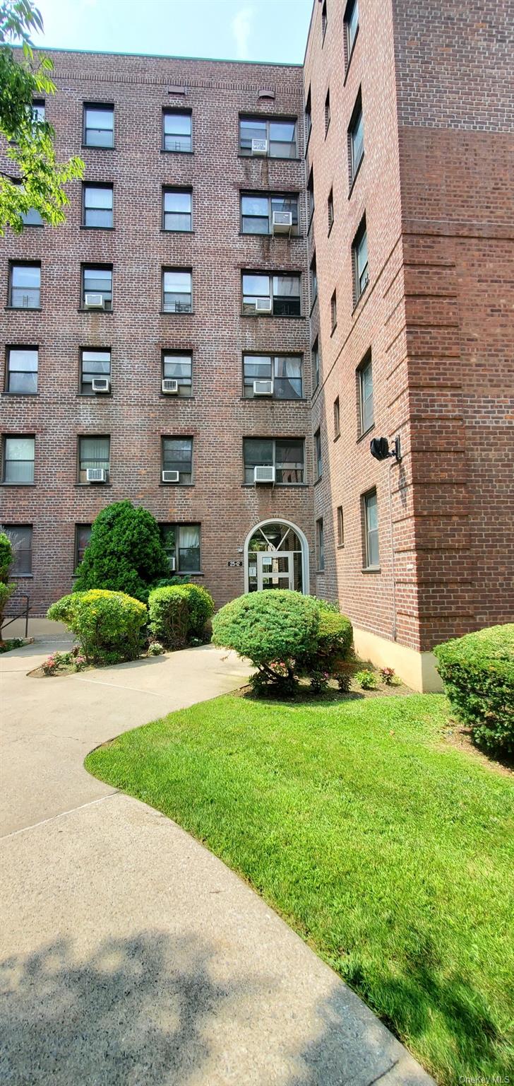 25-12 Union Street # 3B, Flushing, NY 11354