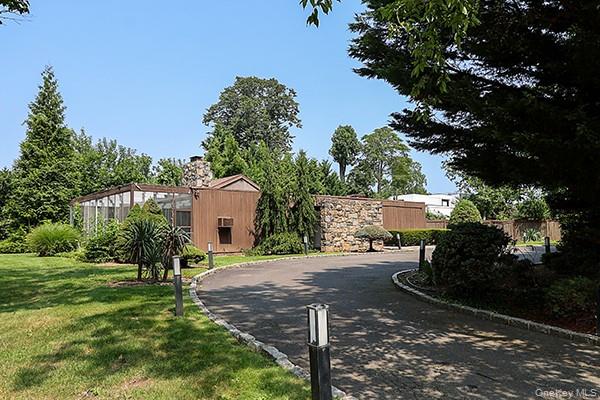 145 Arrandale Avenue, Great Neck, NY 11024