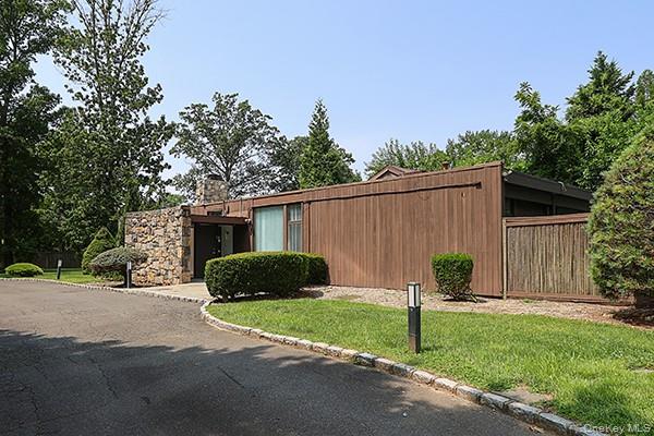 145 Arrandale Avenue, Great Neck, NY 11024