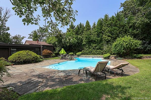 145 Arrandale Avenue, Great Neck, NY 11024