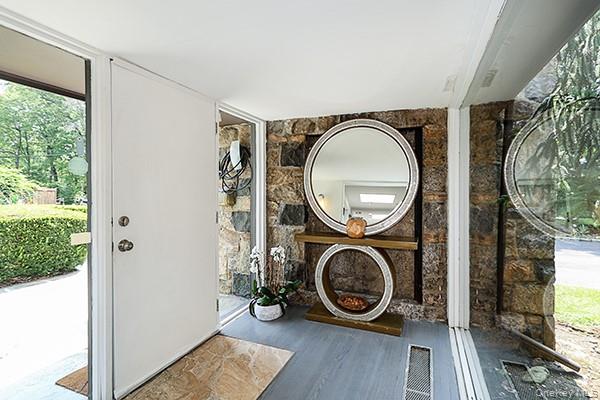 145 Arrandale Avenue, Great Neck, NY 11024