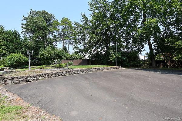 145 Arrandale Avenue, Great Neck, NY 11024