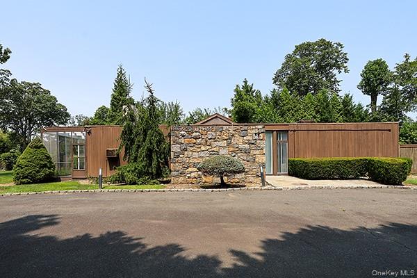 145 Arrandale Avenue, Great Neck, NY 11024