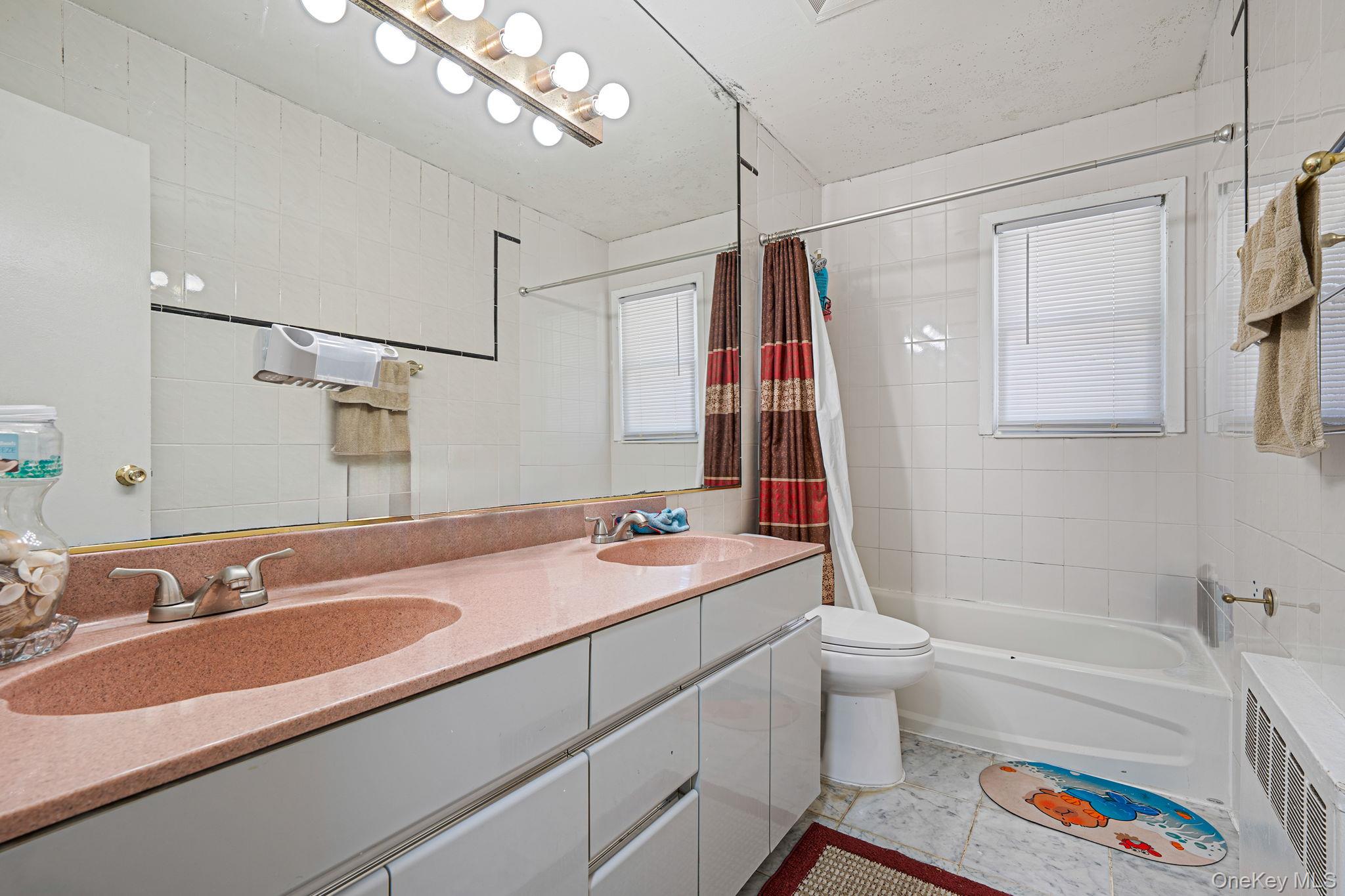 17 McKinley Avenue, Farmingdale, NY 11735