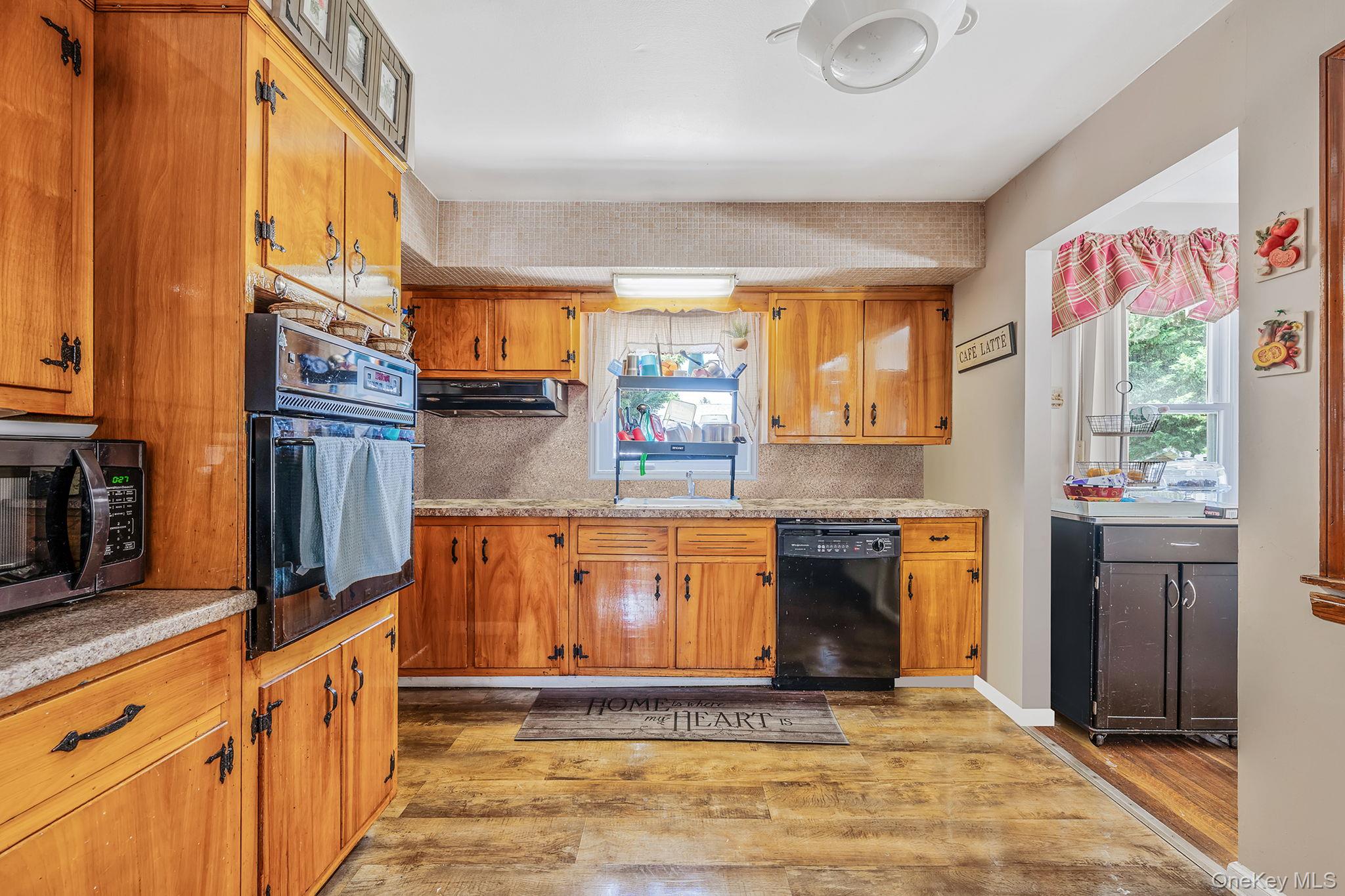 17 McKinley Avenue, Farmingdale, NY 11735