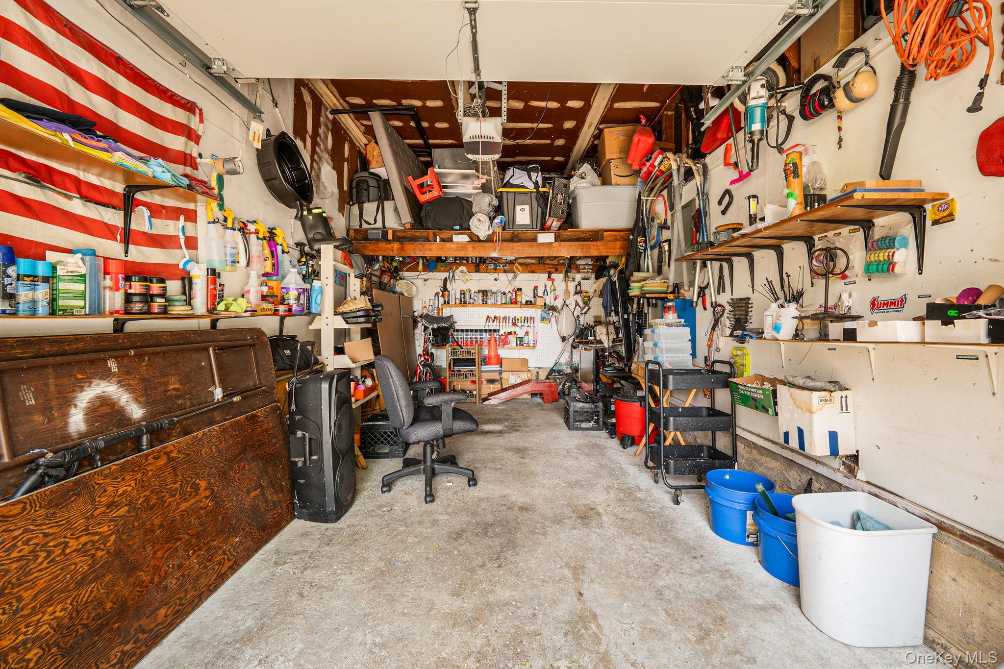 17 McKinley Avenue, Farmingdale, NY 11735