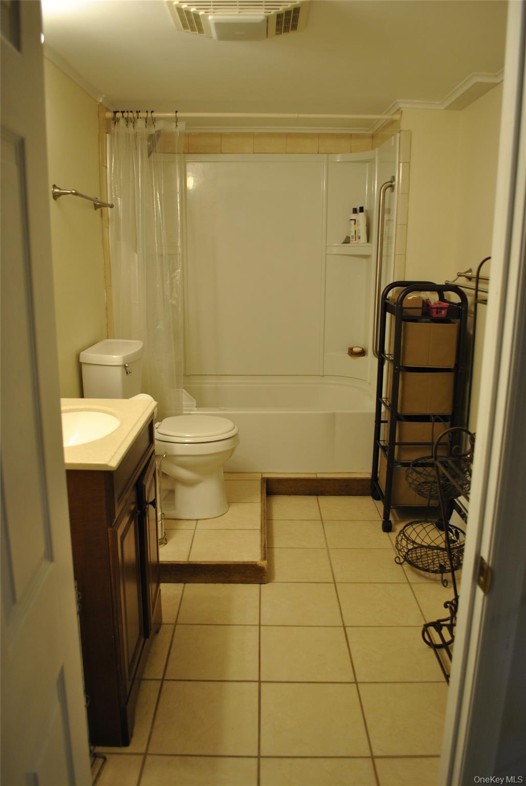 873 Hill Ave, Pine Bush, NY 12566