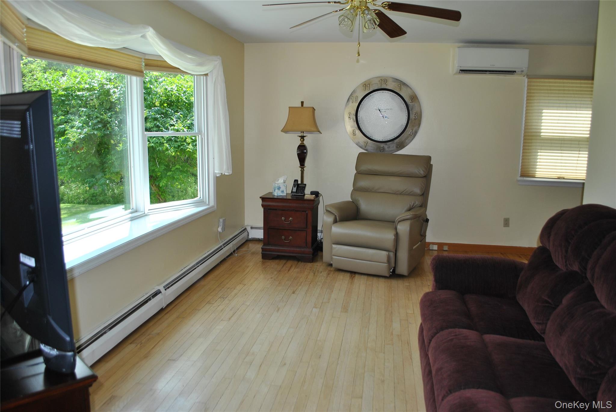 873 Hill Ave, Pine Bush, NY 12566