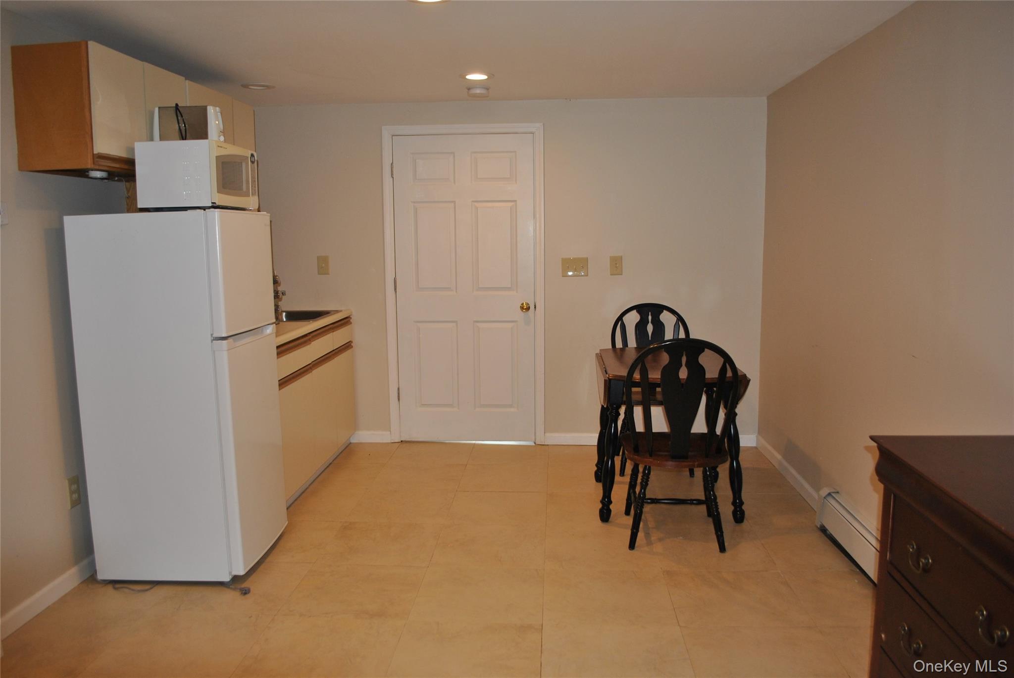 873 Hill Ave, Pine Bush, NY 12566