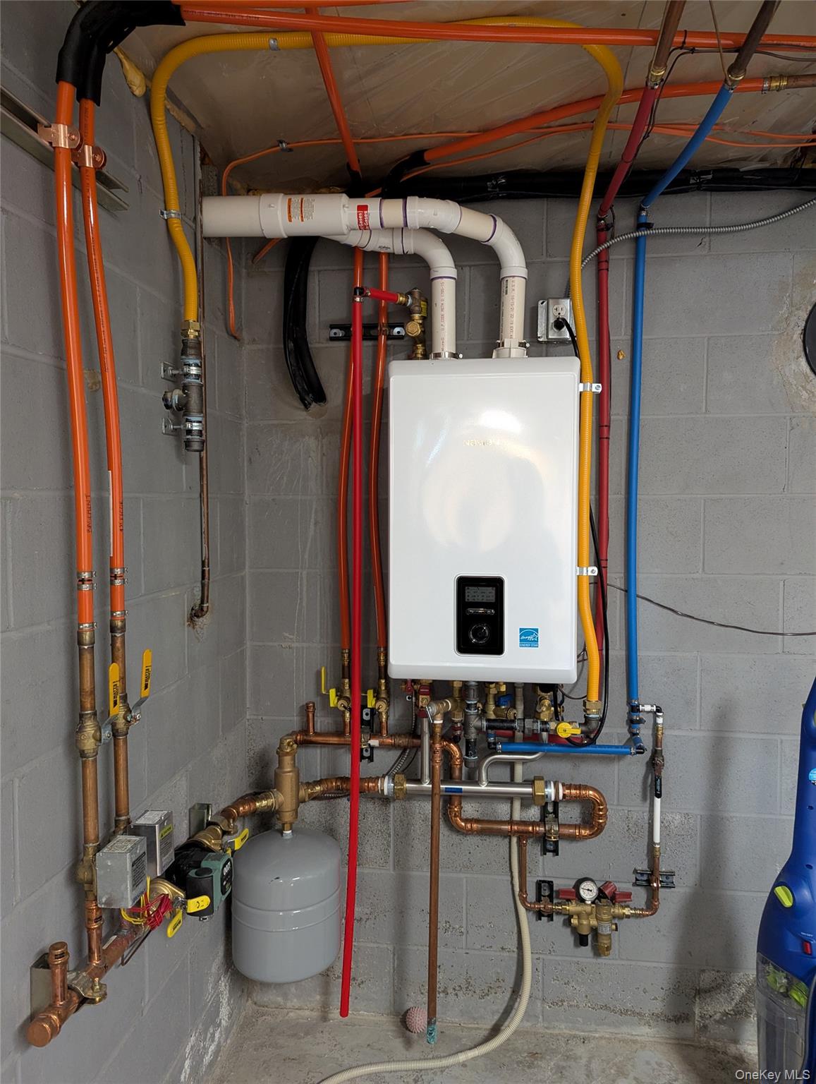 873 Hill Ave, Pine Bush, NY 12566