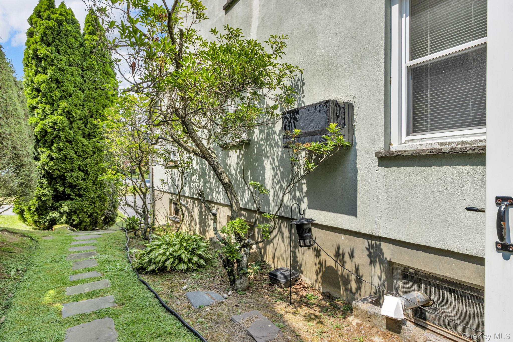 14 Coralyn Avenue, White Plains, NY 10605