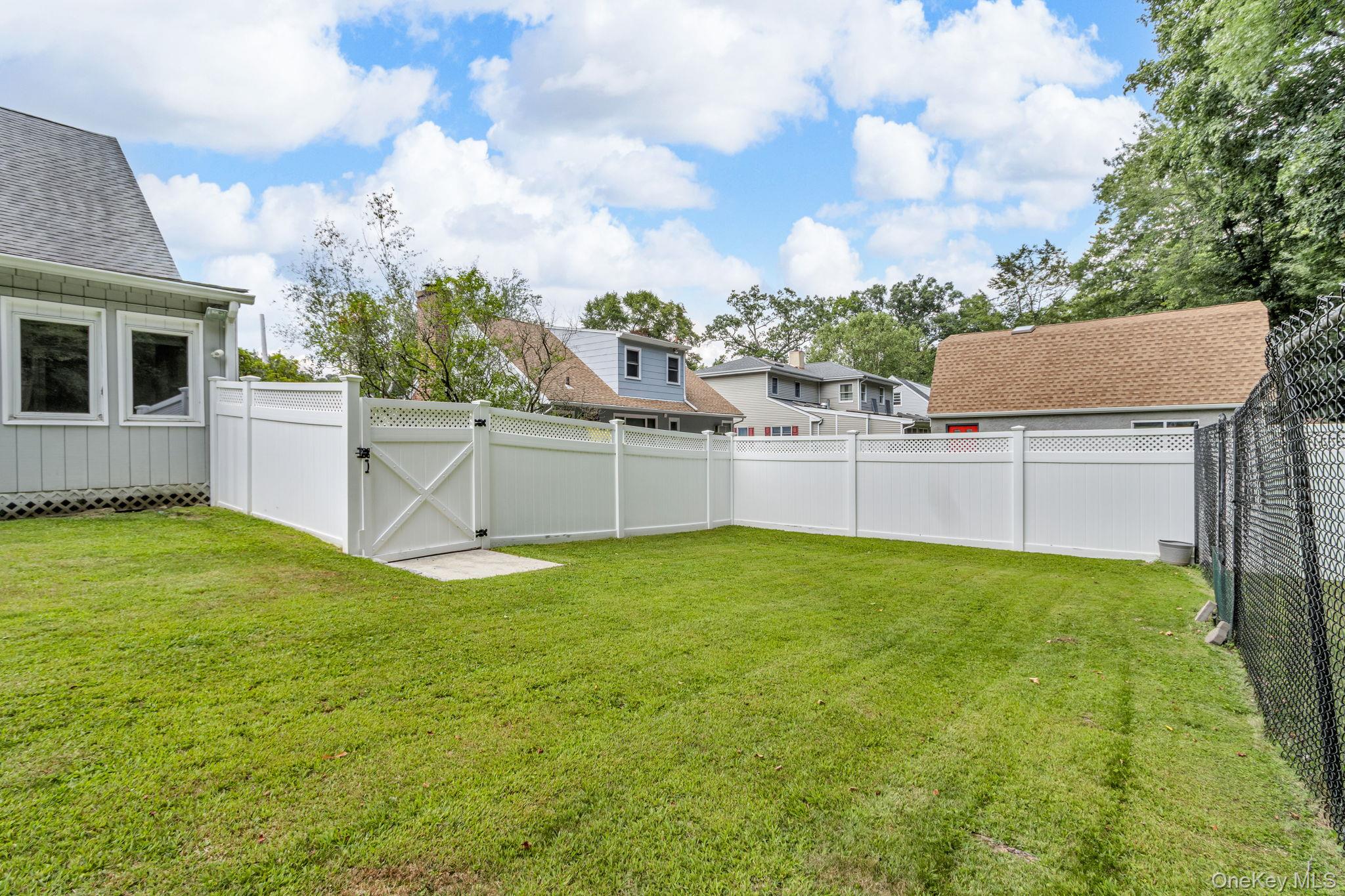 14 Coralyn Avenue, White Plains, NY 10605