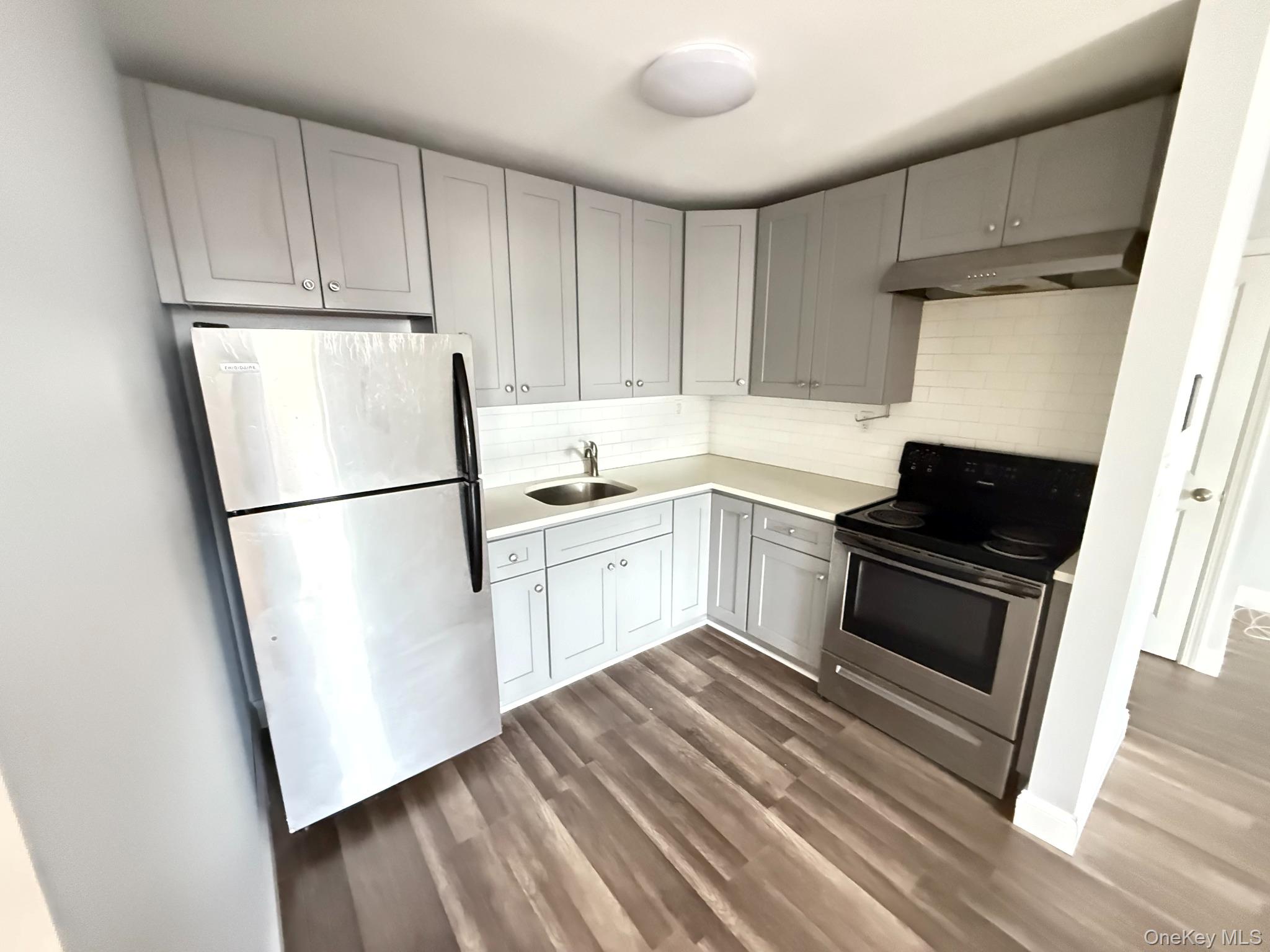 1219 2nd Avenue # 202, New Hyde Park, NY 11040
