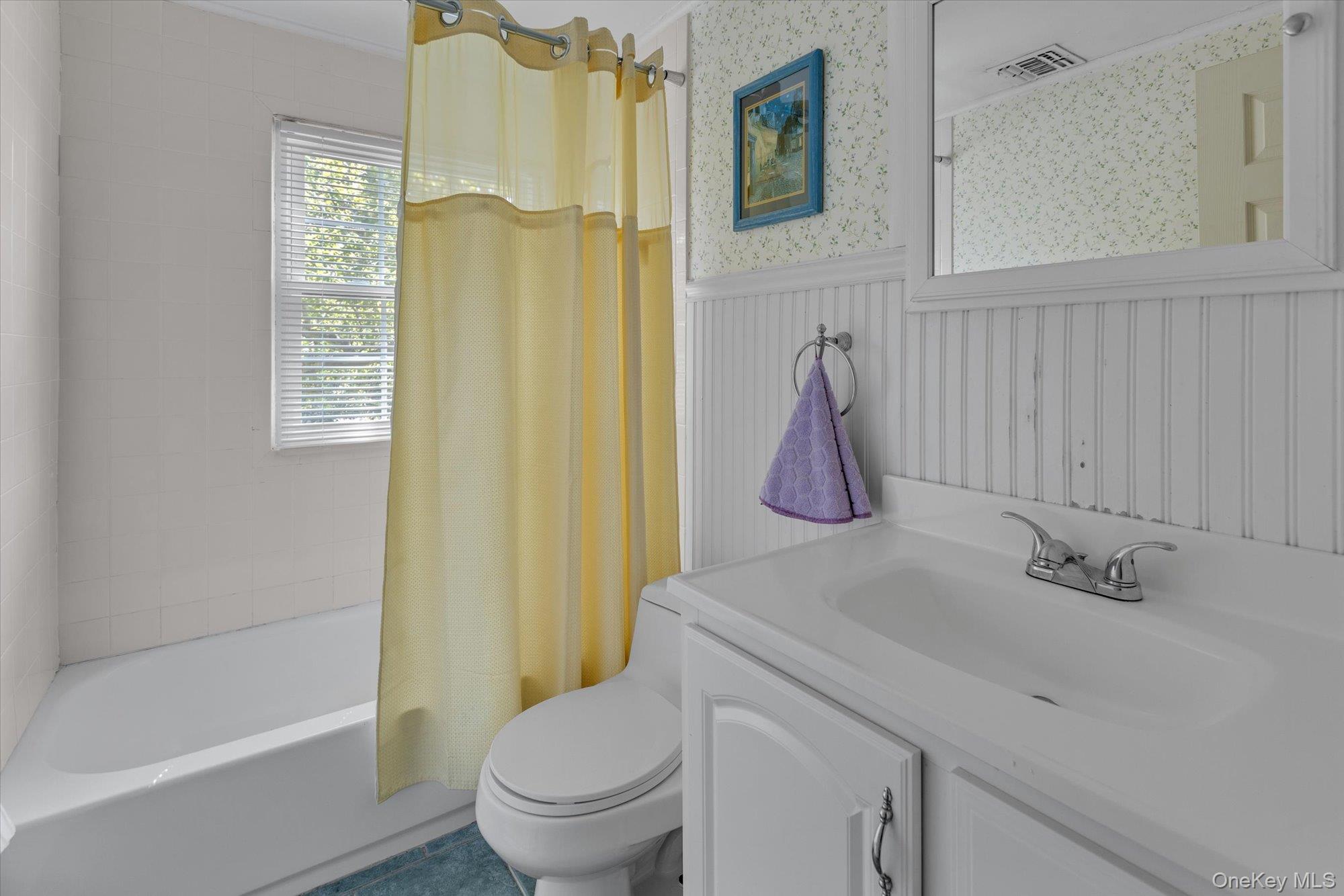 222 Bay Avenue, Bayport, NY 11705